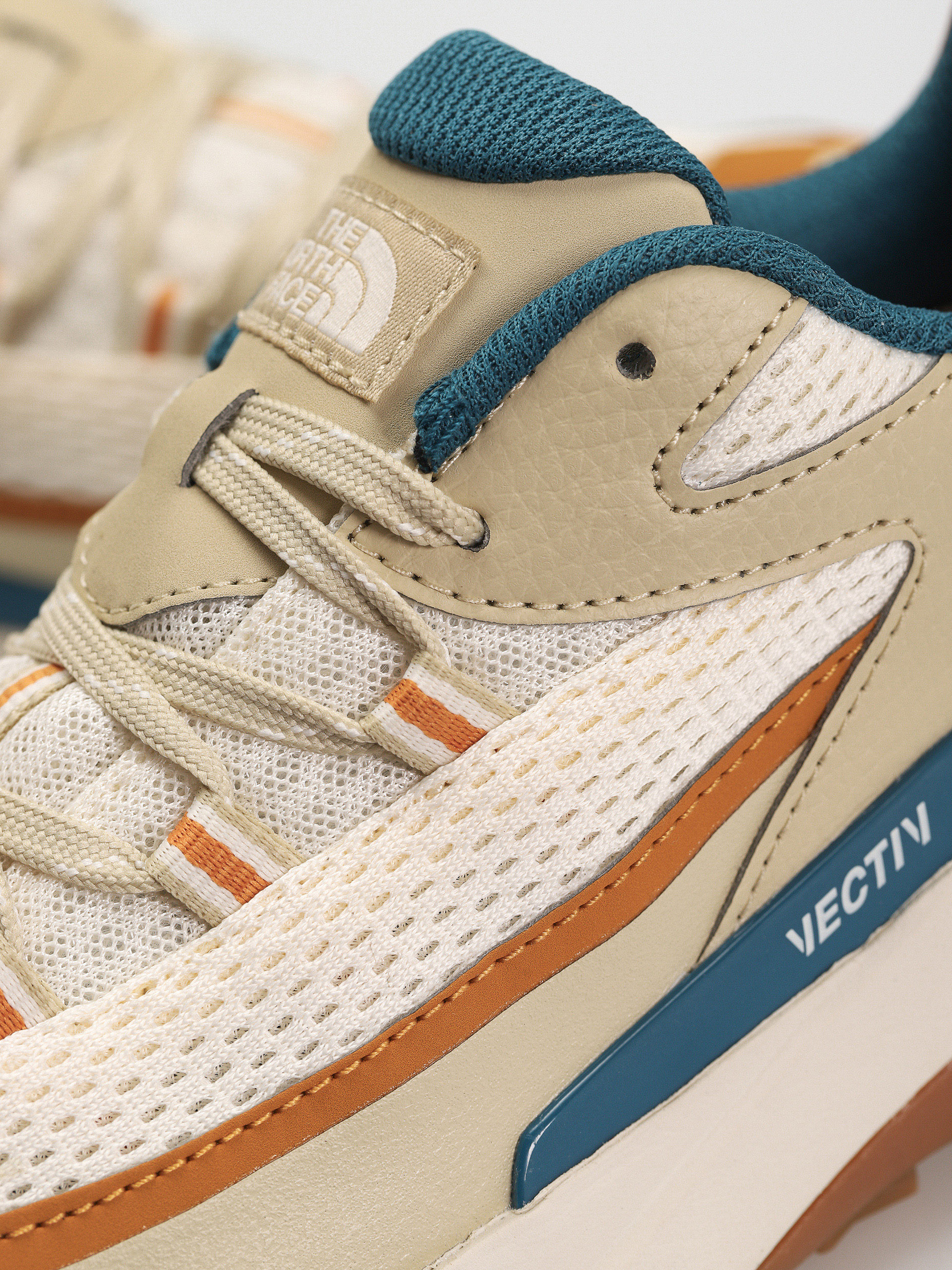 Topánky The North Face Vectiv Taraval Wmn (gravel/white dune)