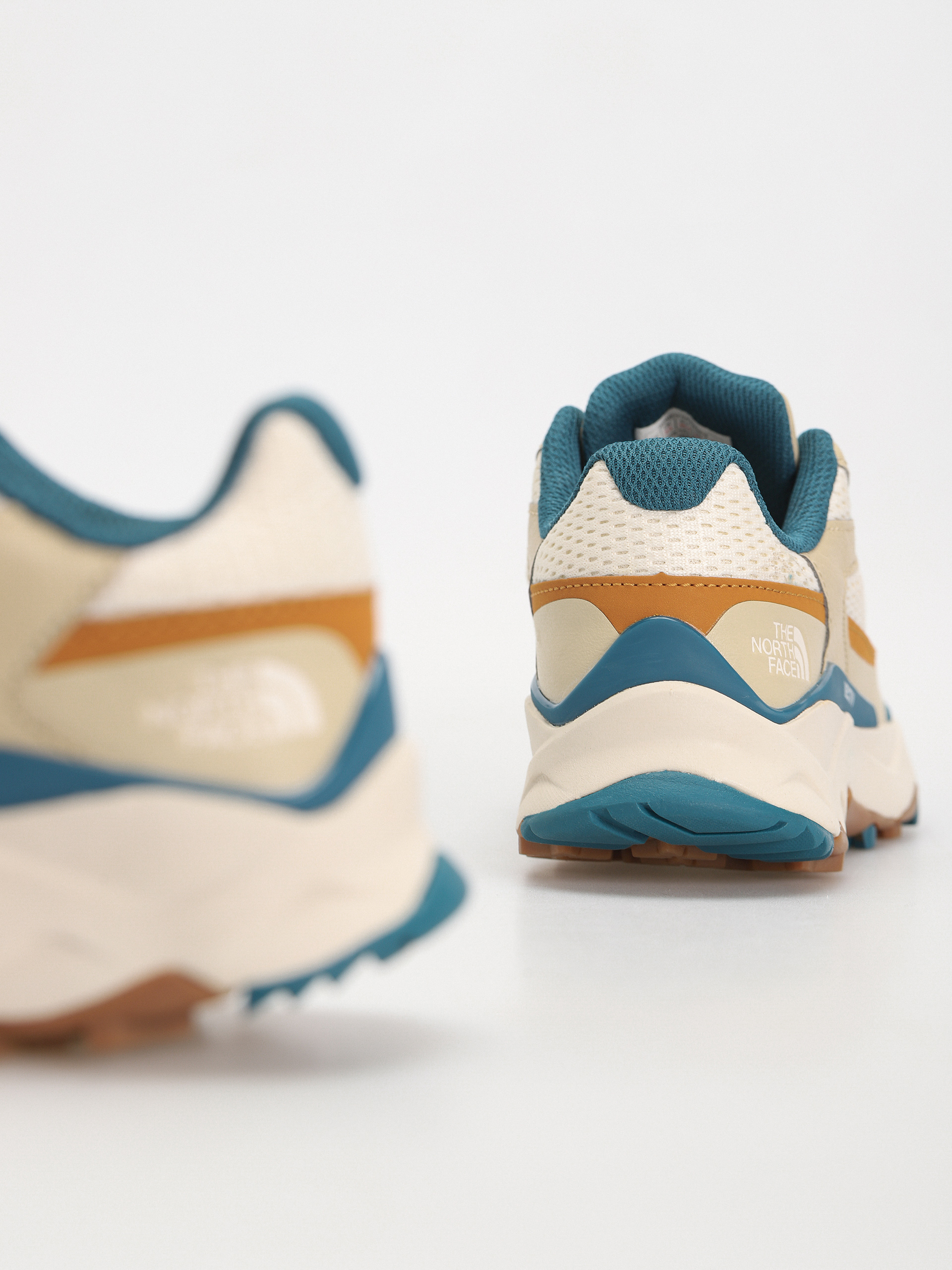 Topánky The North Face Vectiv Taraval Wmn (gravel/white dune)