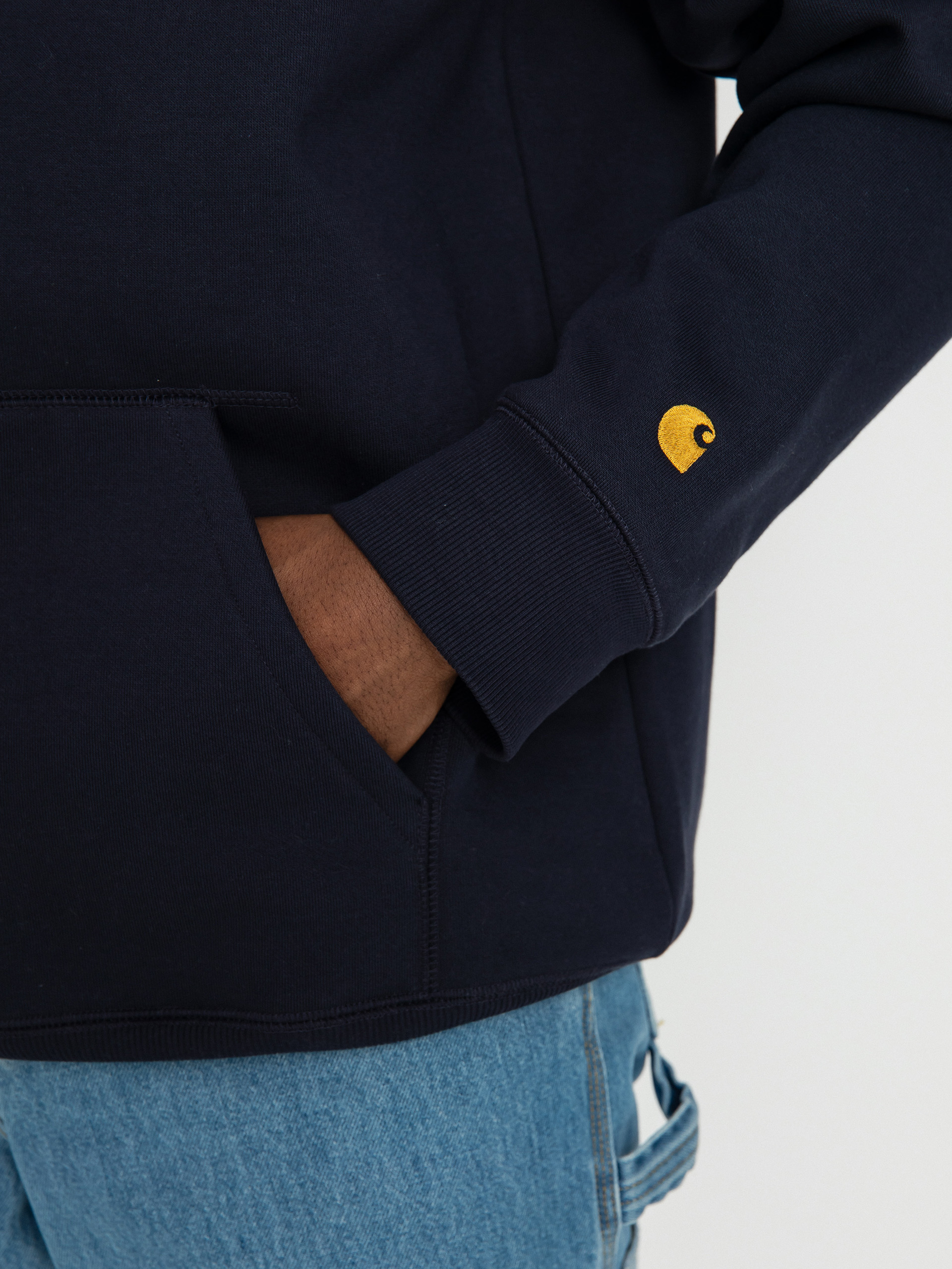 Mikina s kapucňou Carhartt WIP Chase HD (dark navy/gold)