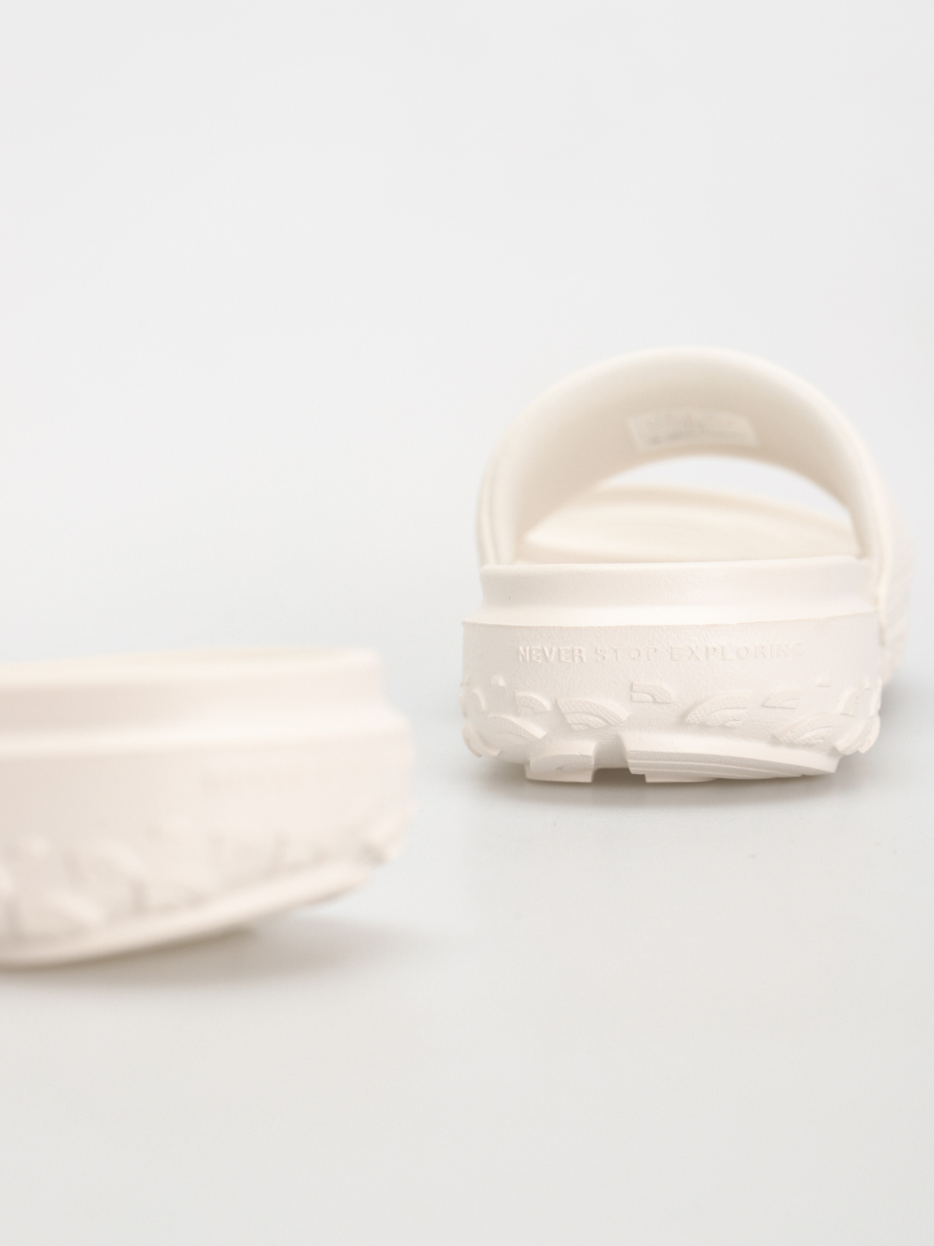 Šľapky The North Face Never Stop Cush Wmn (white dune/white dune)