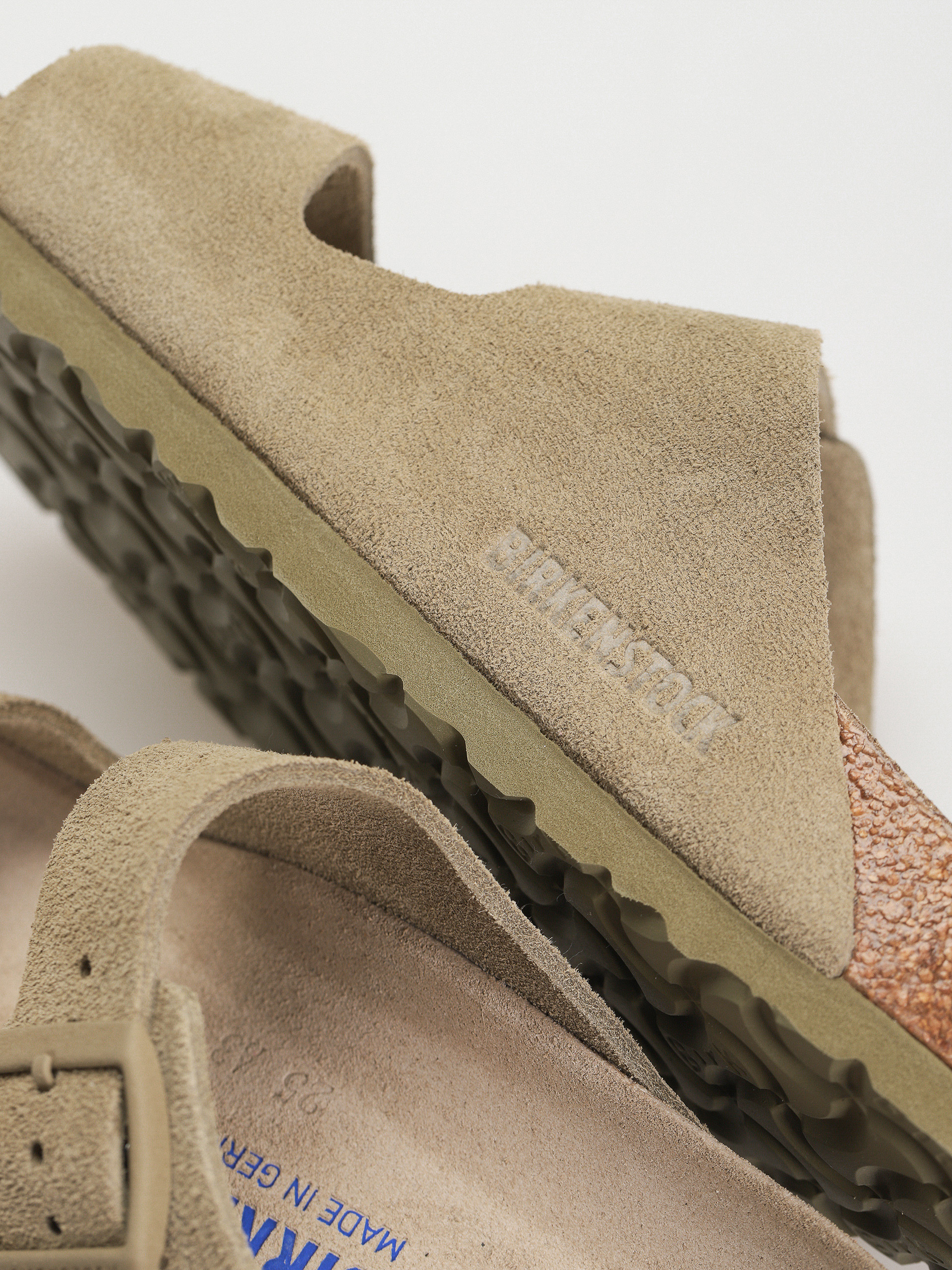Šľapky Birkenstock Arizona Suede Leather Narrow Wmn (faded khaki)