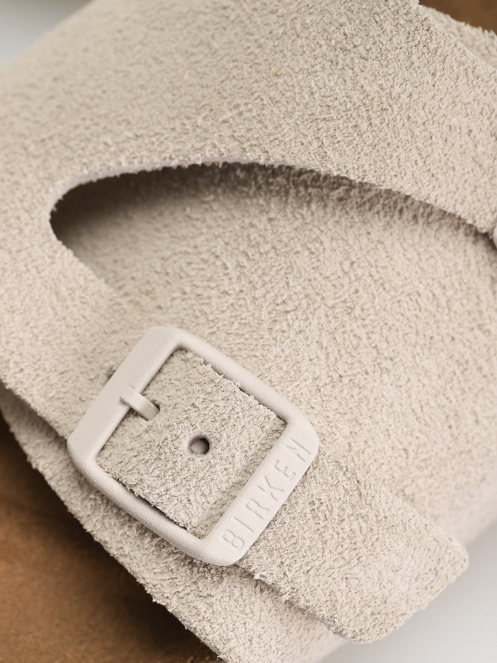 Šľapky Birkenstock Zurich Suede Leather Narrow Wmn (antique white)