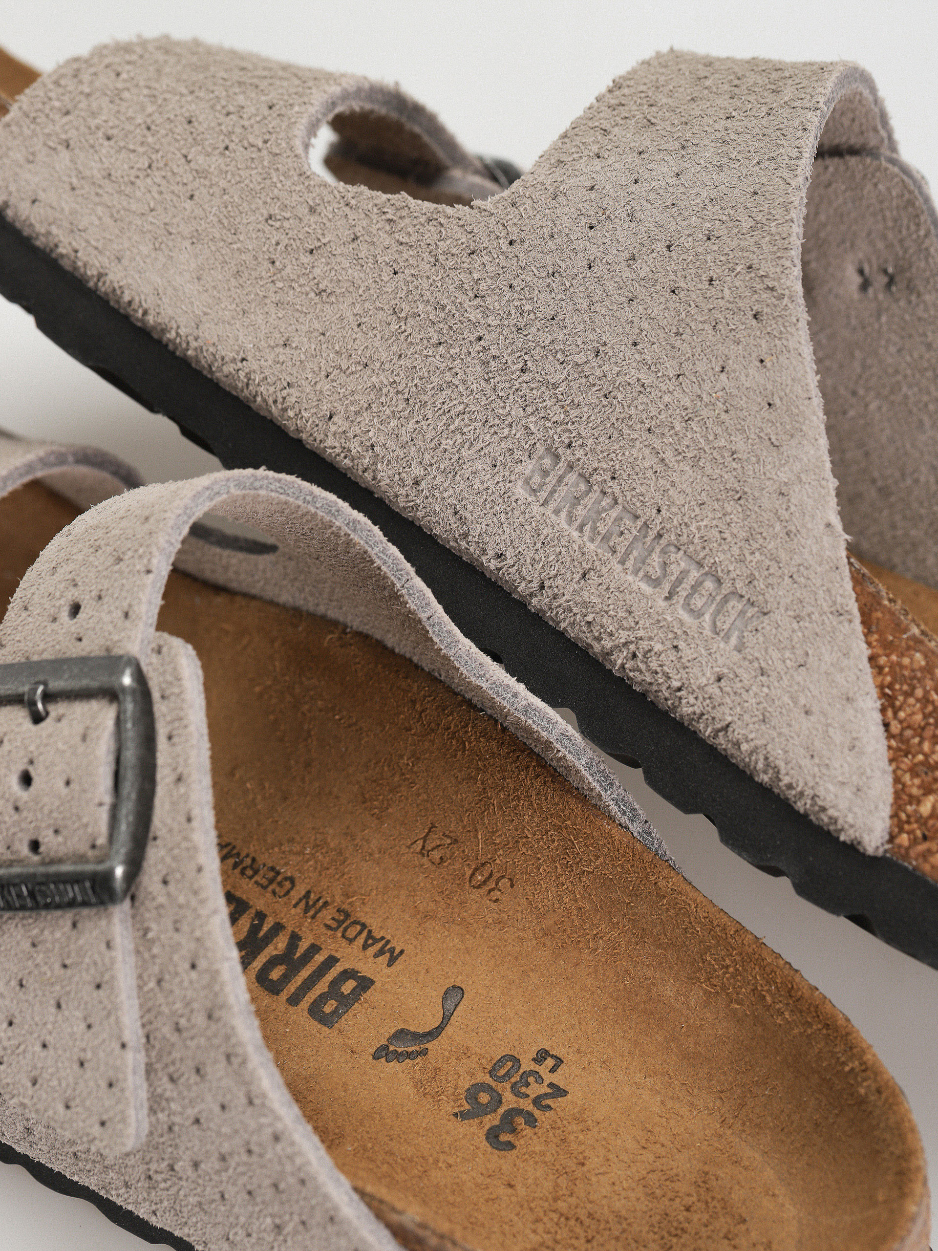 Šľapky Birkenstock Arizona Suede Embossed Narrow Wmn (emboss dots stone coin)