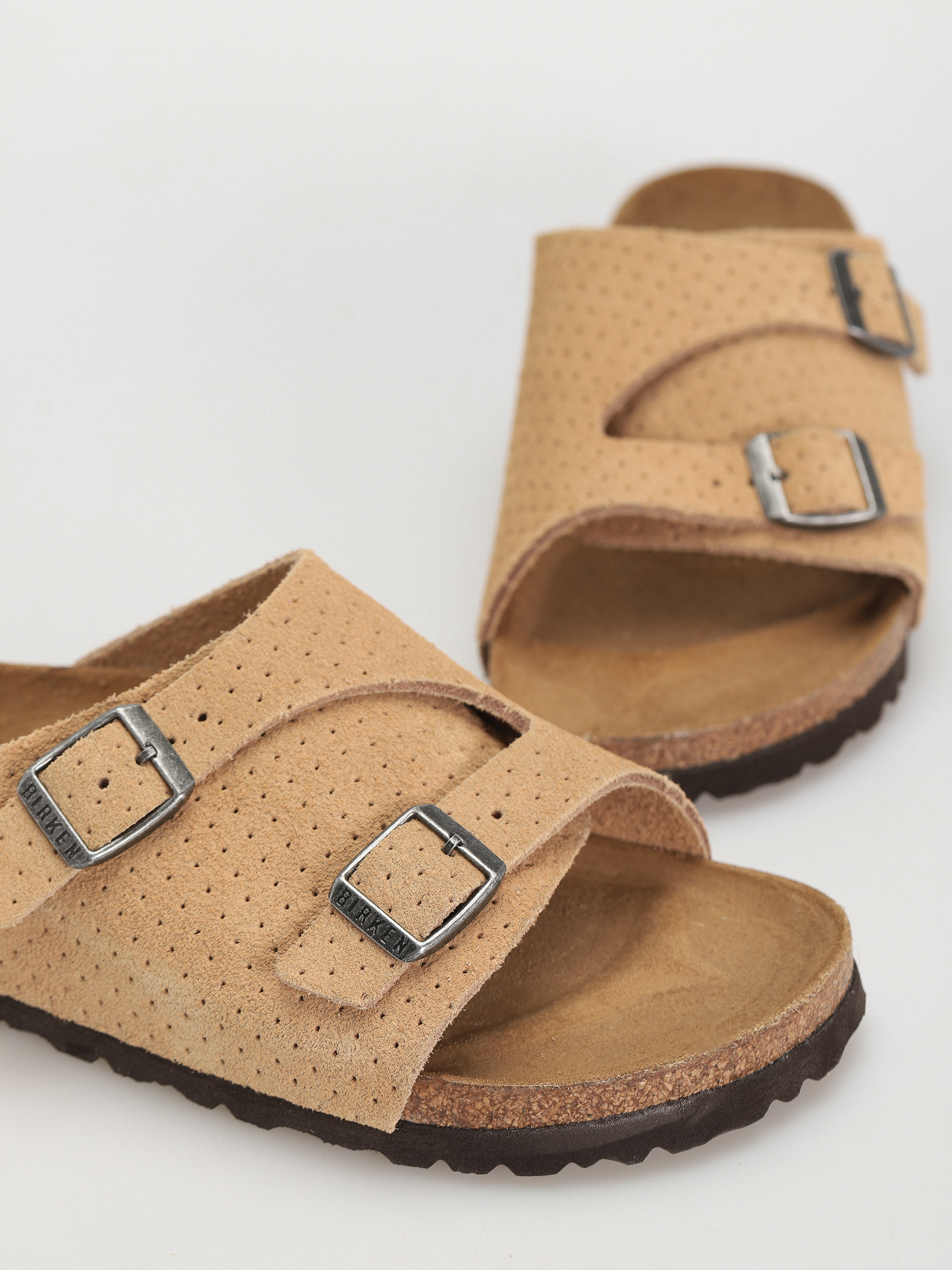 Šľapky Birkenstock Zurich Suede Embossed Narrow Wmn (emboss dots new beige)