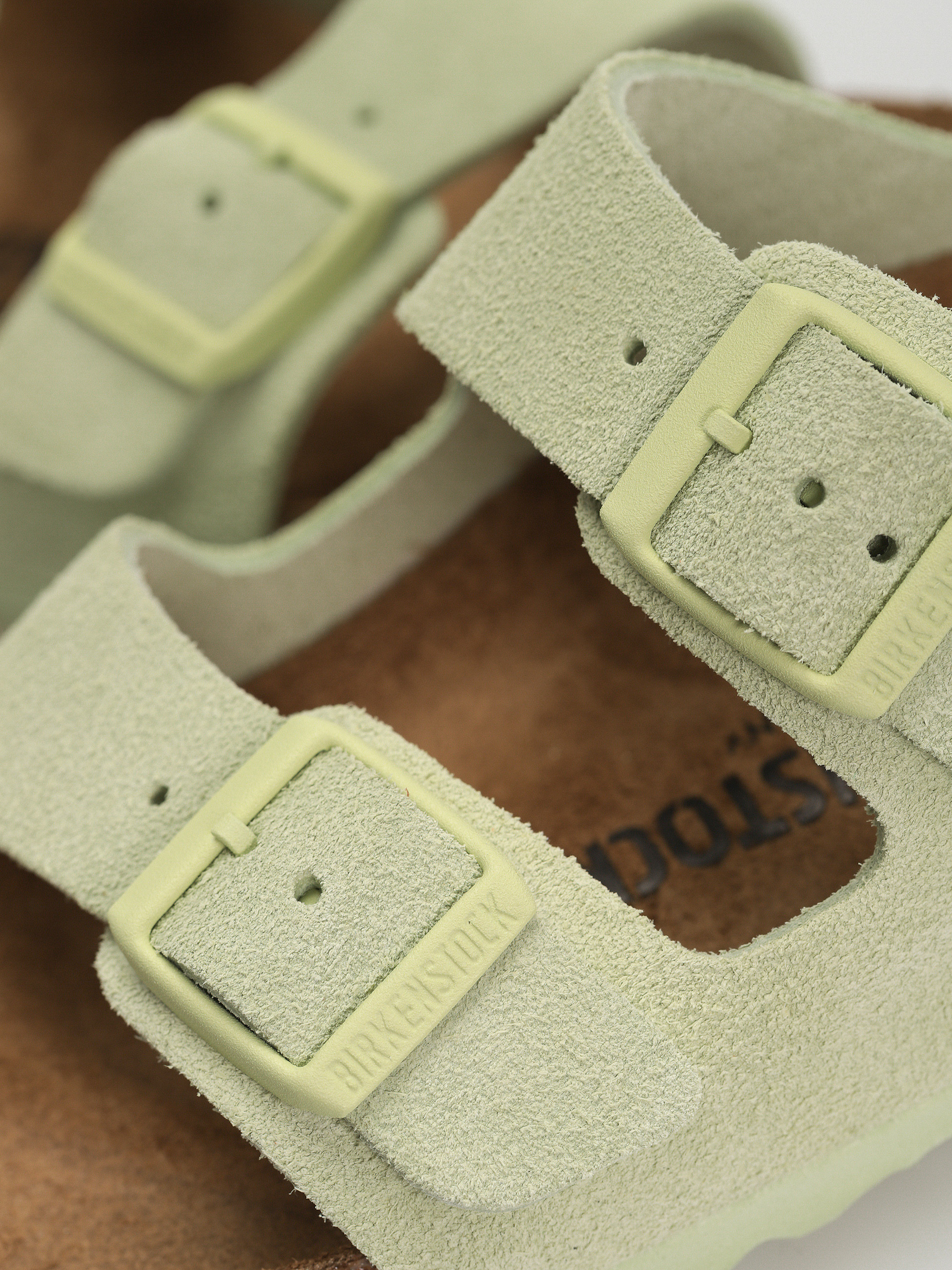 Šľapky Birkenstock Arizona Suede Leather Narrow Wmn (faded lime)
