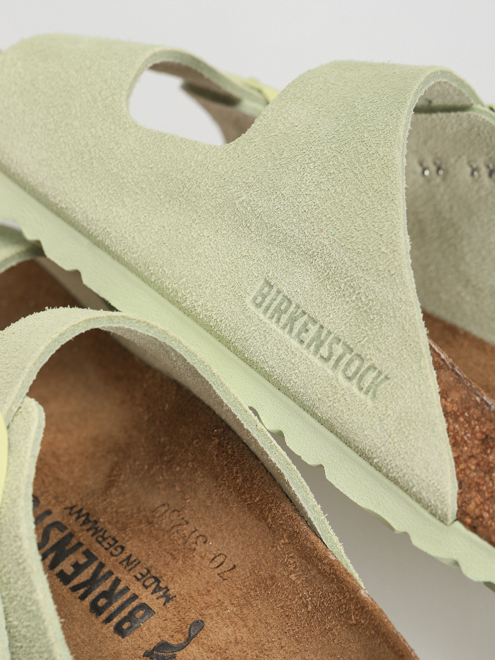 Šľapky Birkenstock Arizona Suede Leather Narrow Wmn (faded lime)