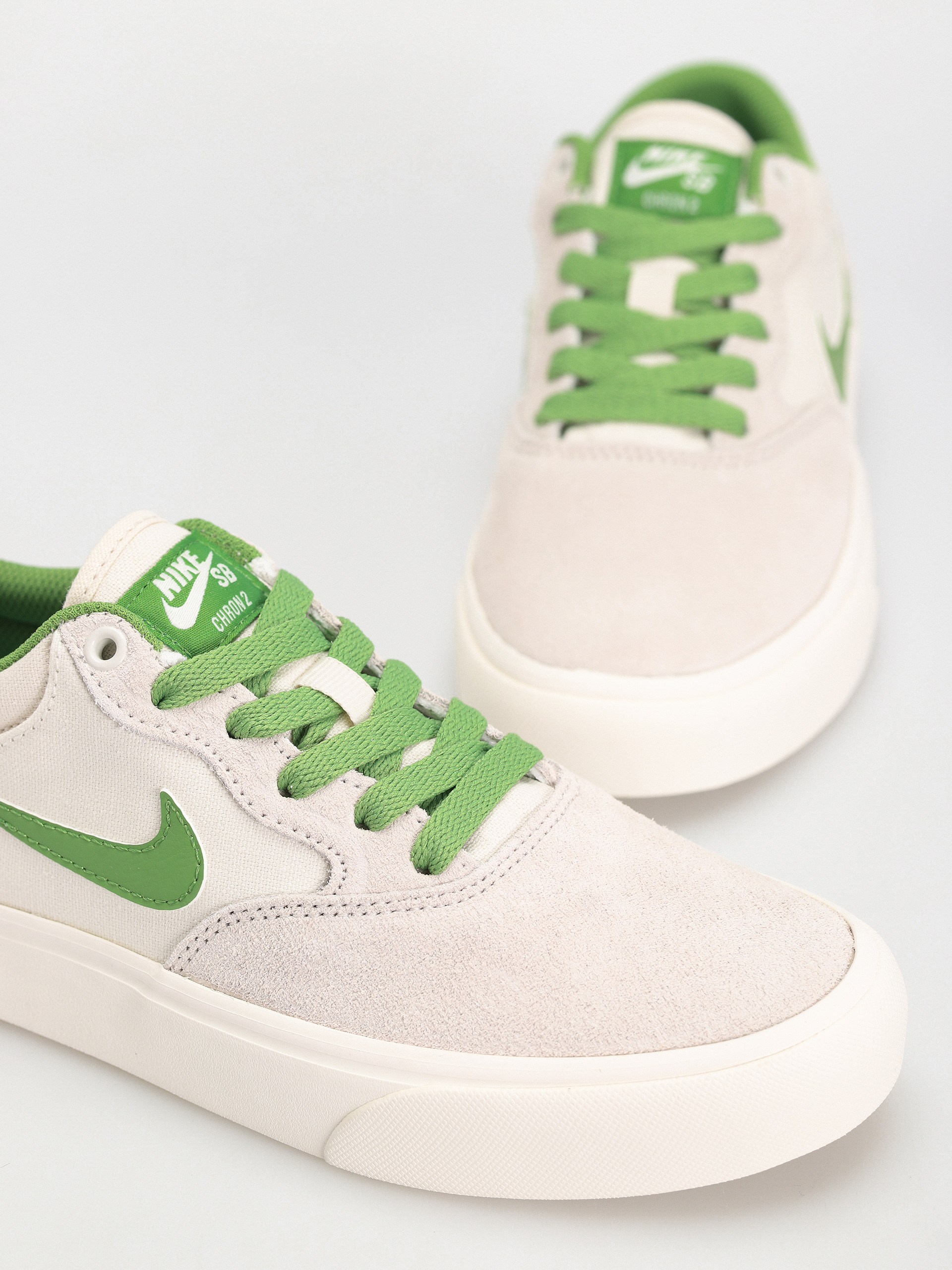 Topánky Nike SB Chron 2 (phantom/chlorophyll summit white sail)