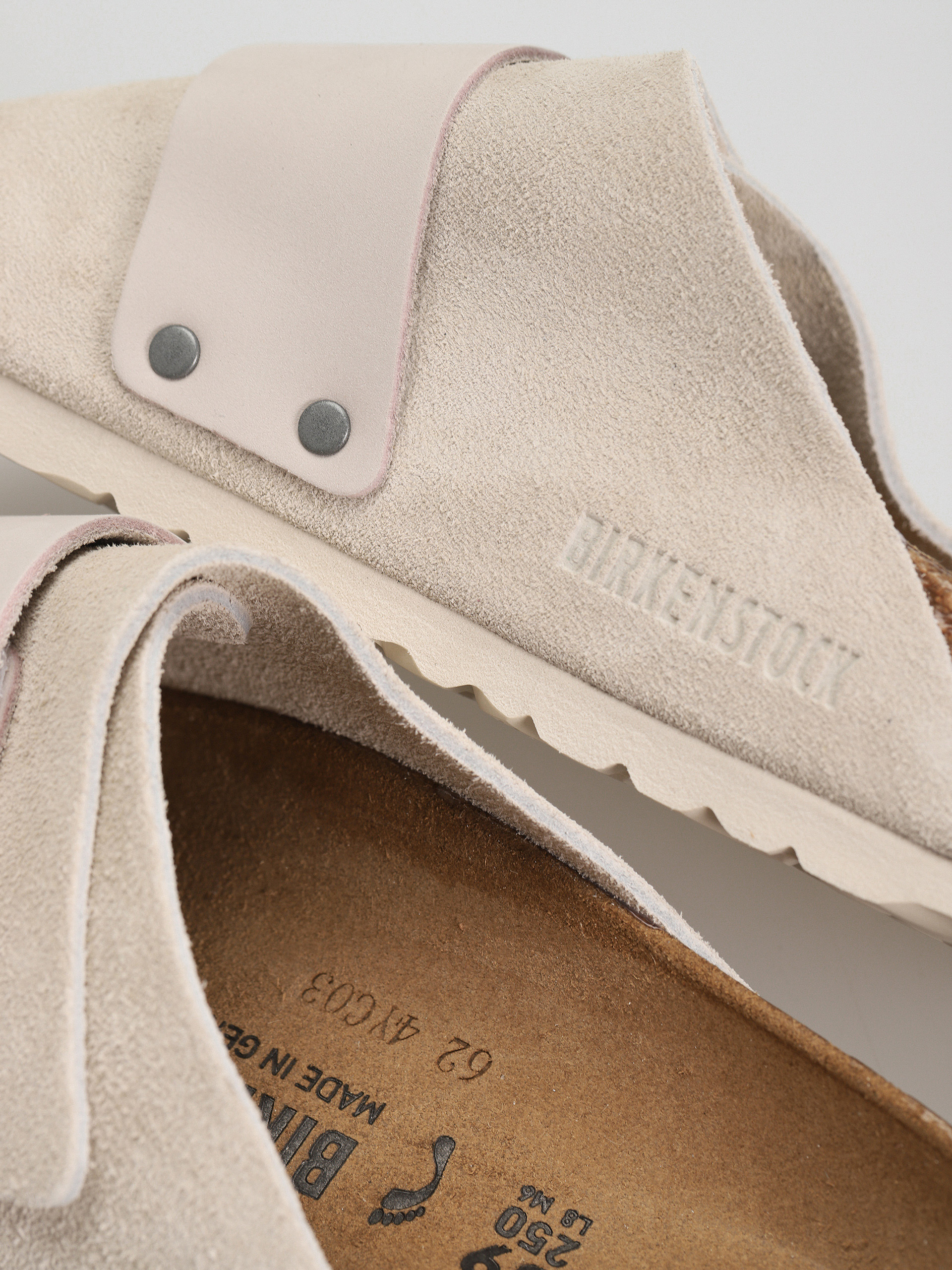 Šľapky Birkenstock Kyoto Nubuck Suede Leather Narrow Wmn (antique white)