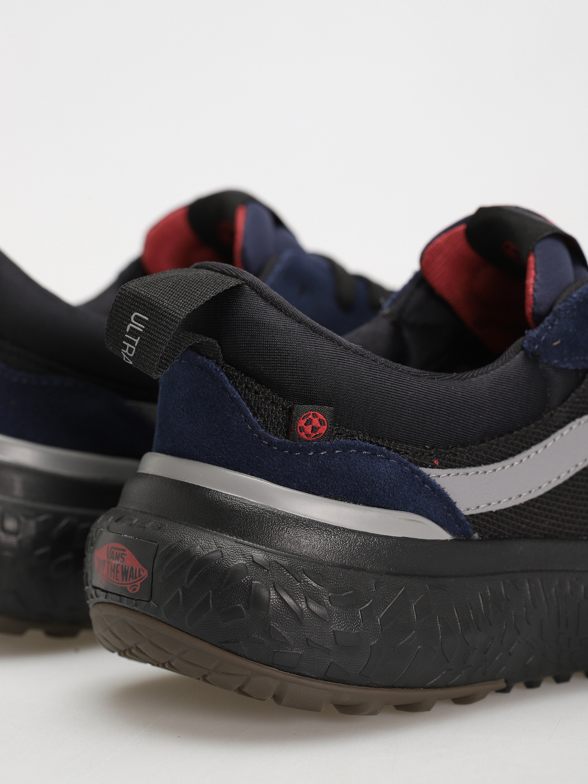 Topánky Vans Ultrarange Neo Vr3 (surf essentials black/navy)