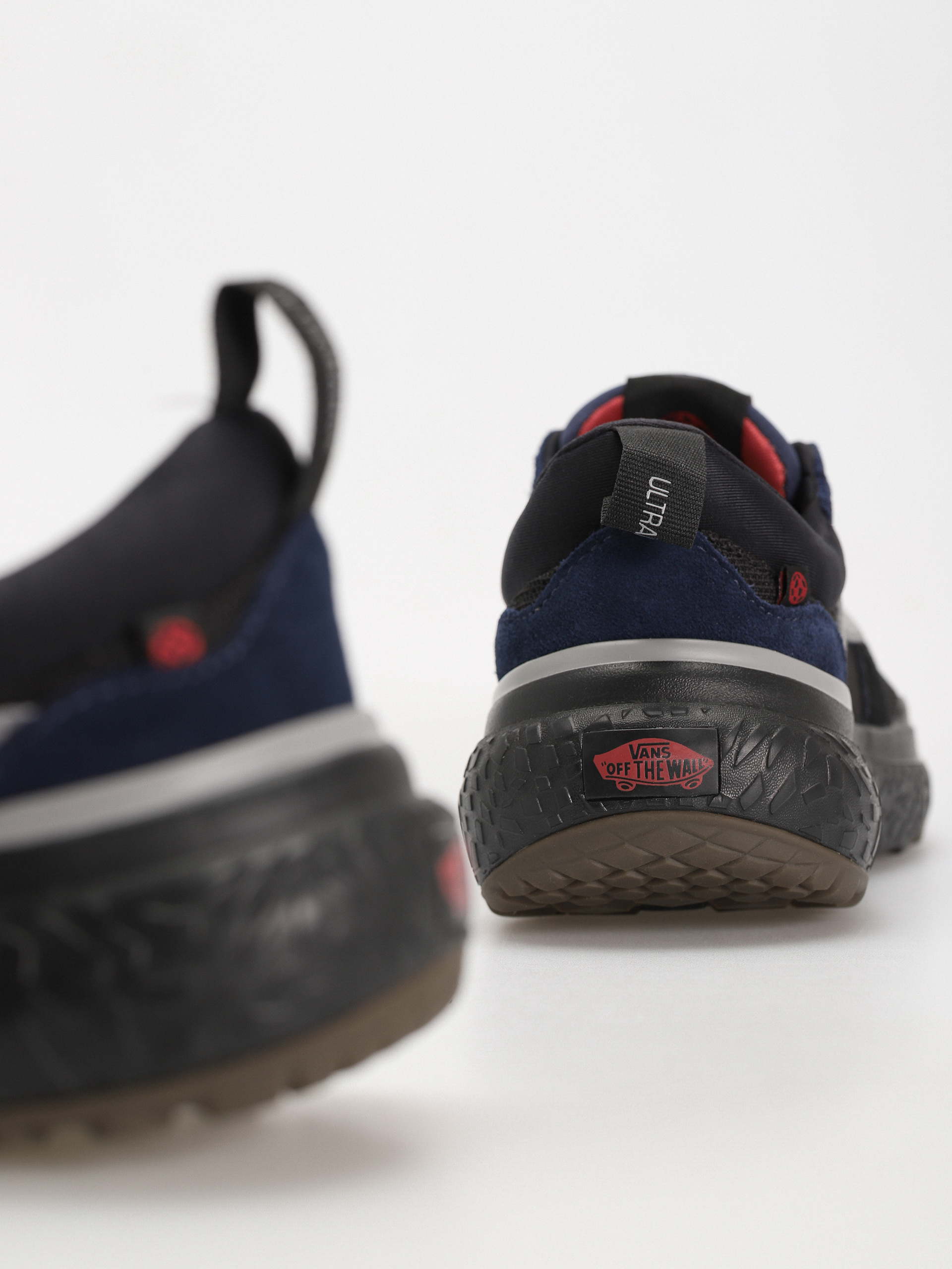 Topánky Vans Ultrarange Neo Vr3 (surf essentials black/navy)