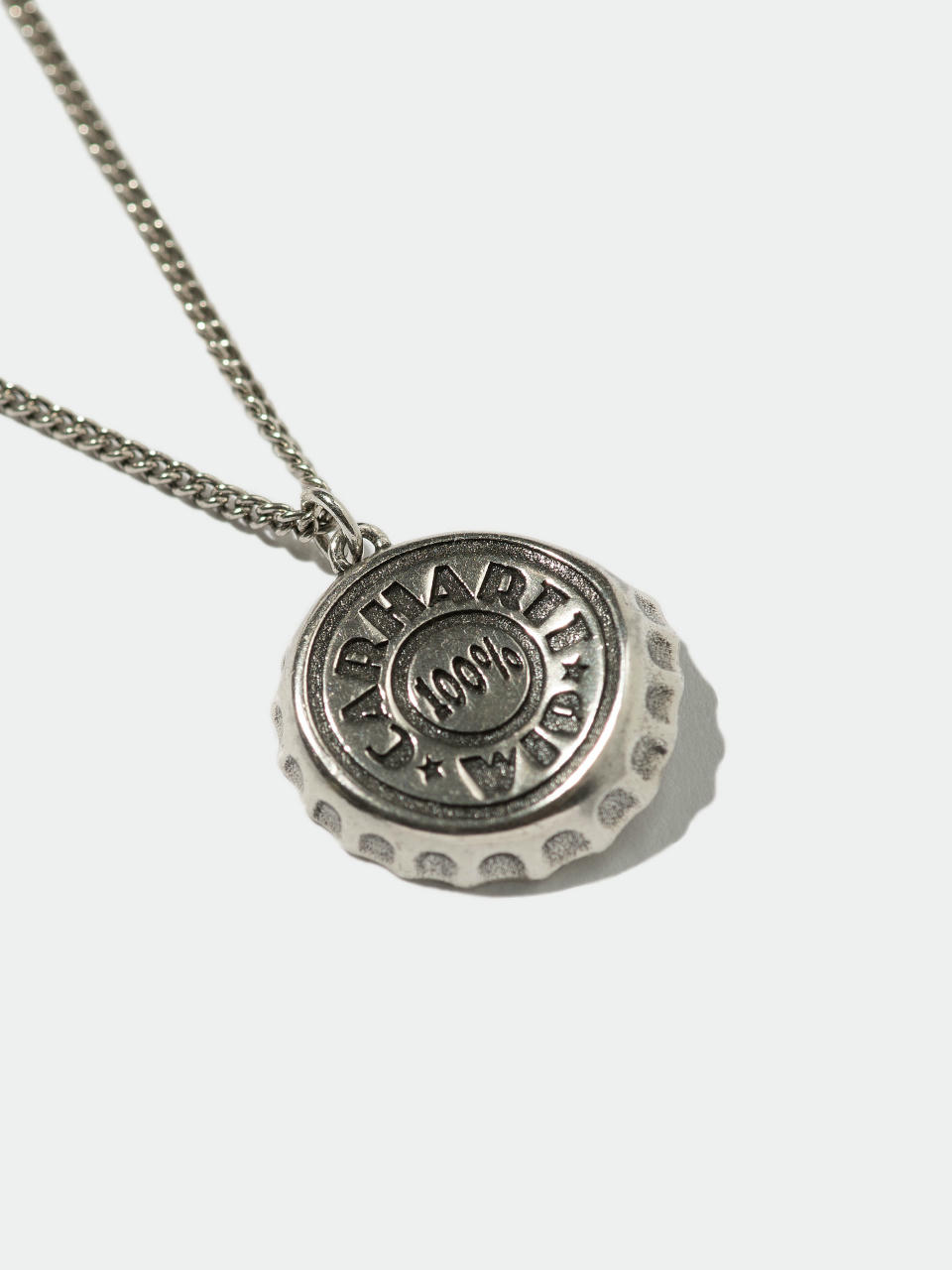 Strieborný prívesok Carhartt WIP Bottle Cap Pendant (silver)