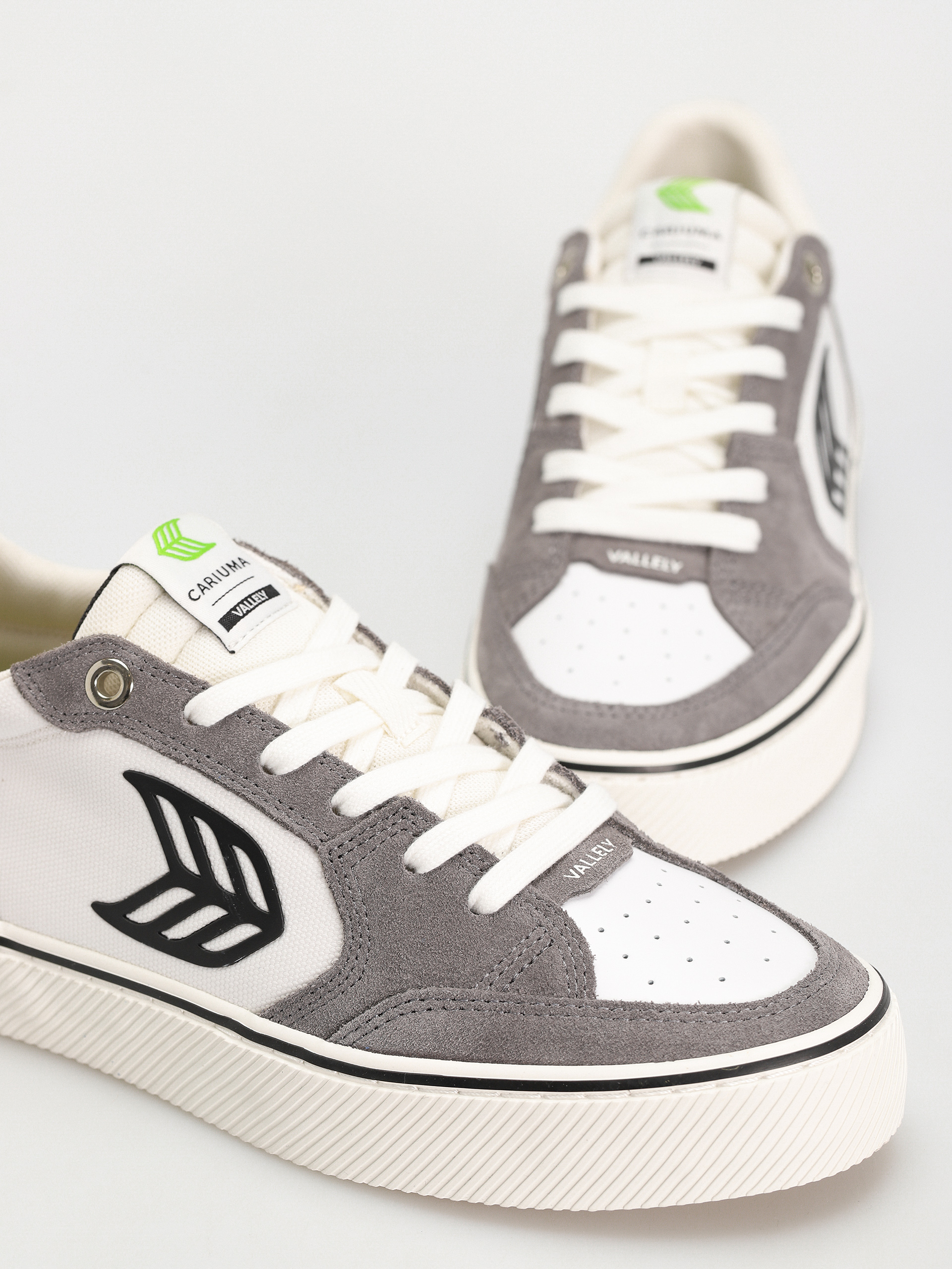 Topánky Cariuma Vallely Pro (off white/charcoal grey)