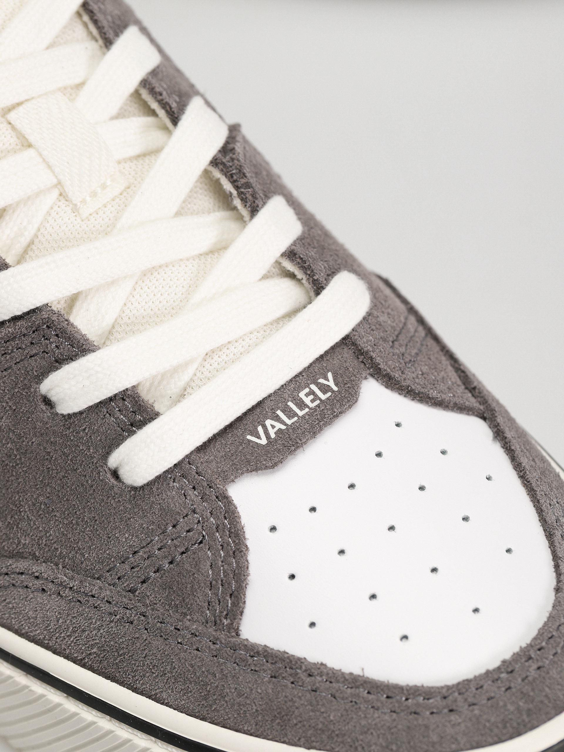 Topánky Cariuma Vallely Pro (off white/charcoal grey)