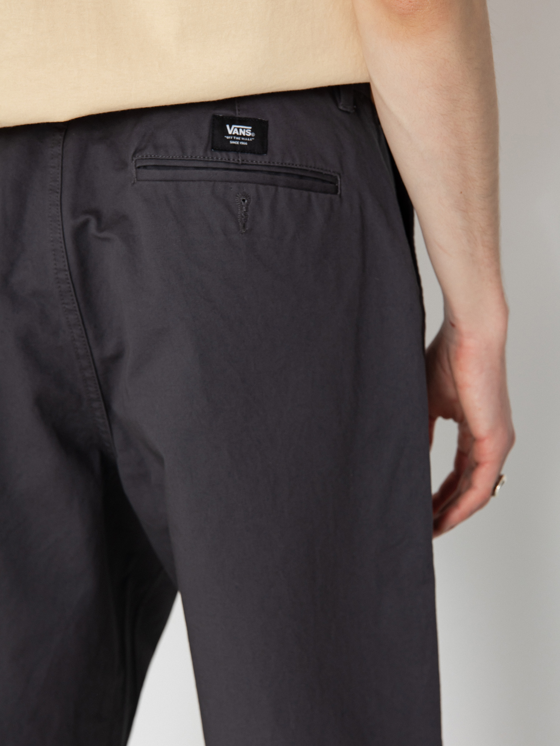 Nohavice Vans Authentic Chino Baggy (asphalt)