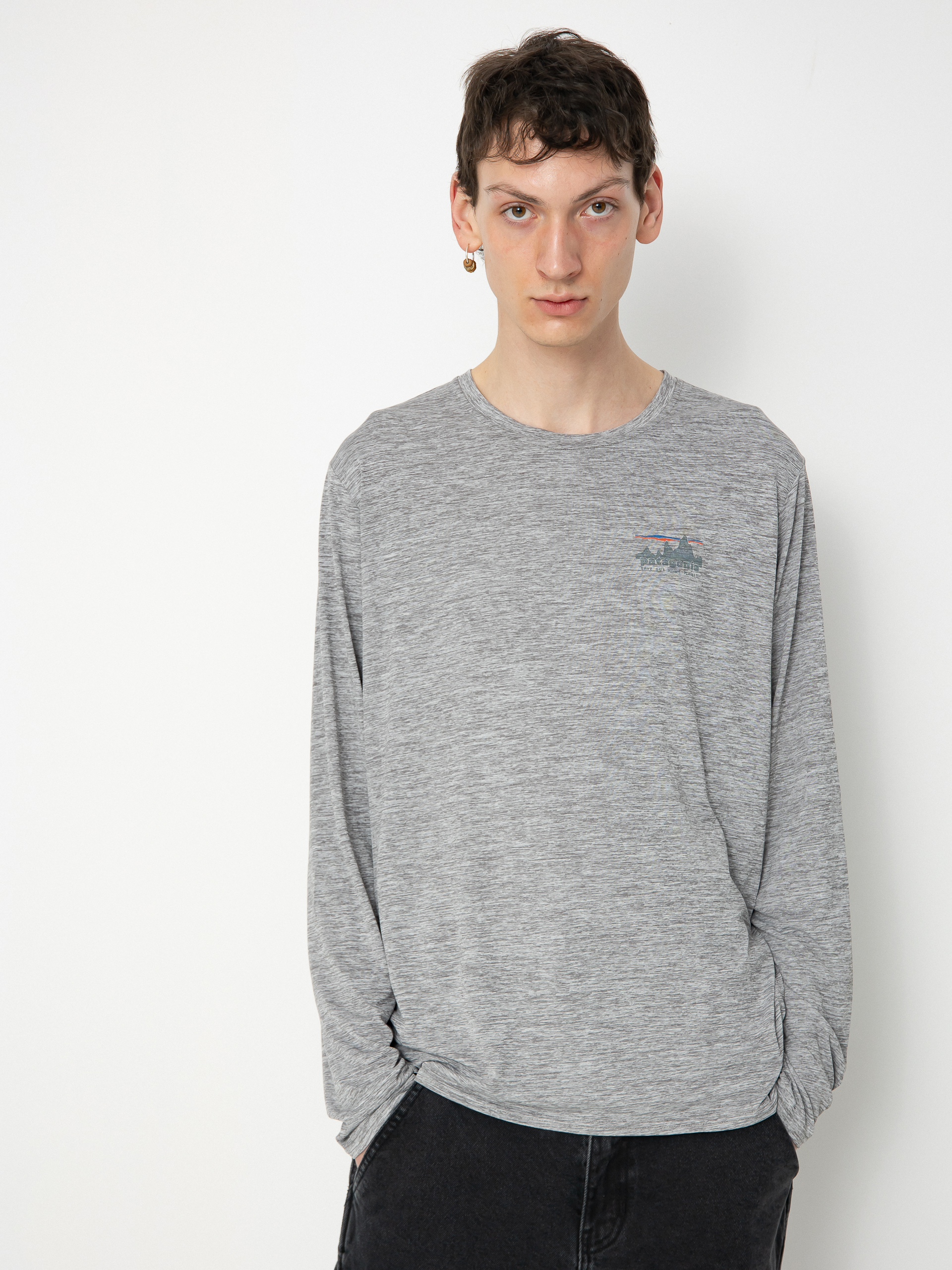 Triko Patagonia Cap Cool Daily Graphic (73 skyline feather grey)