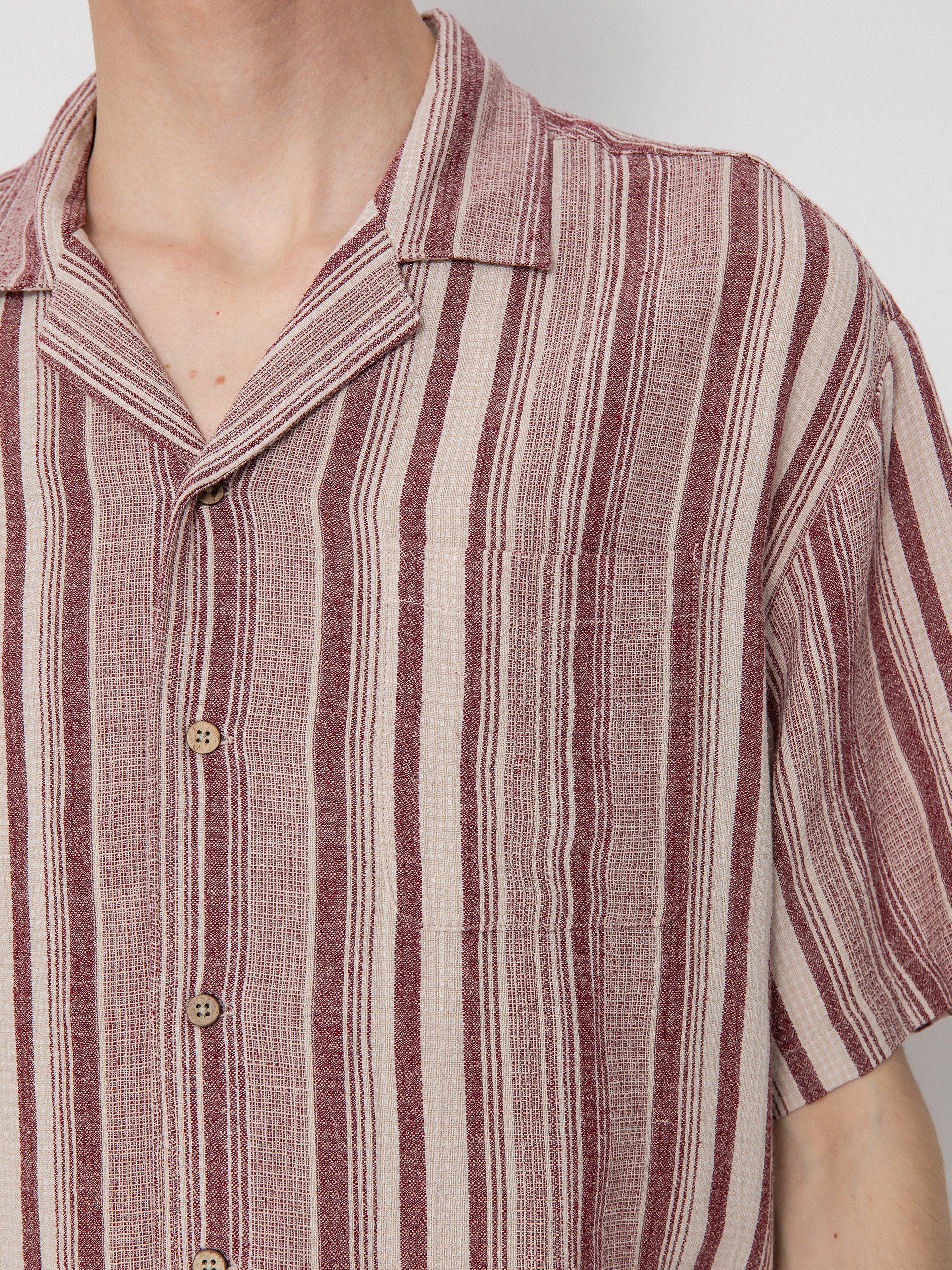 Košeľa Brixton Bunker Seersucker (cranberry juice/off white)