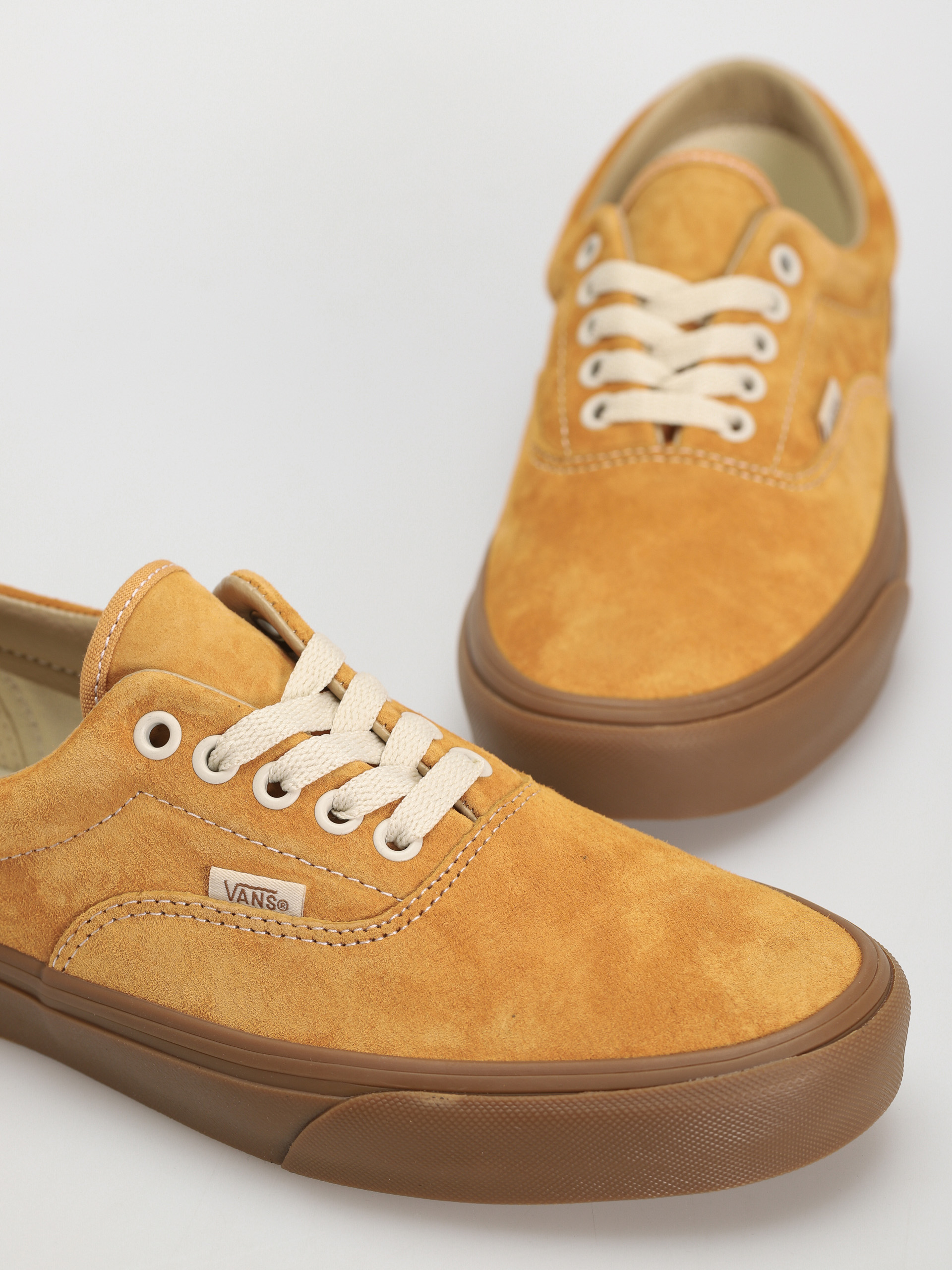 Topánky Vans Era (pig suede gum antelope)