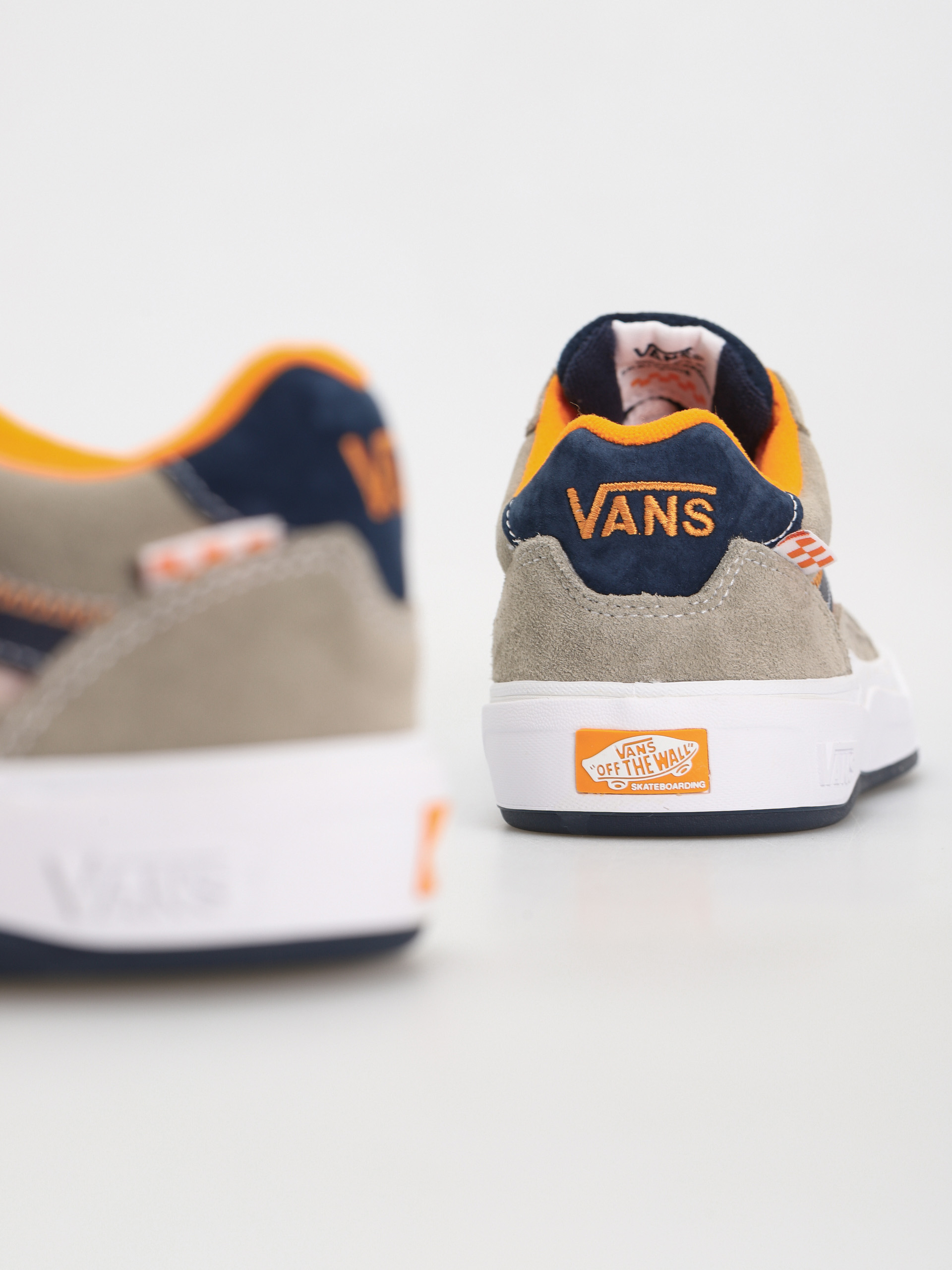 Topánky Vans Wayvee (smoke/navy)