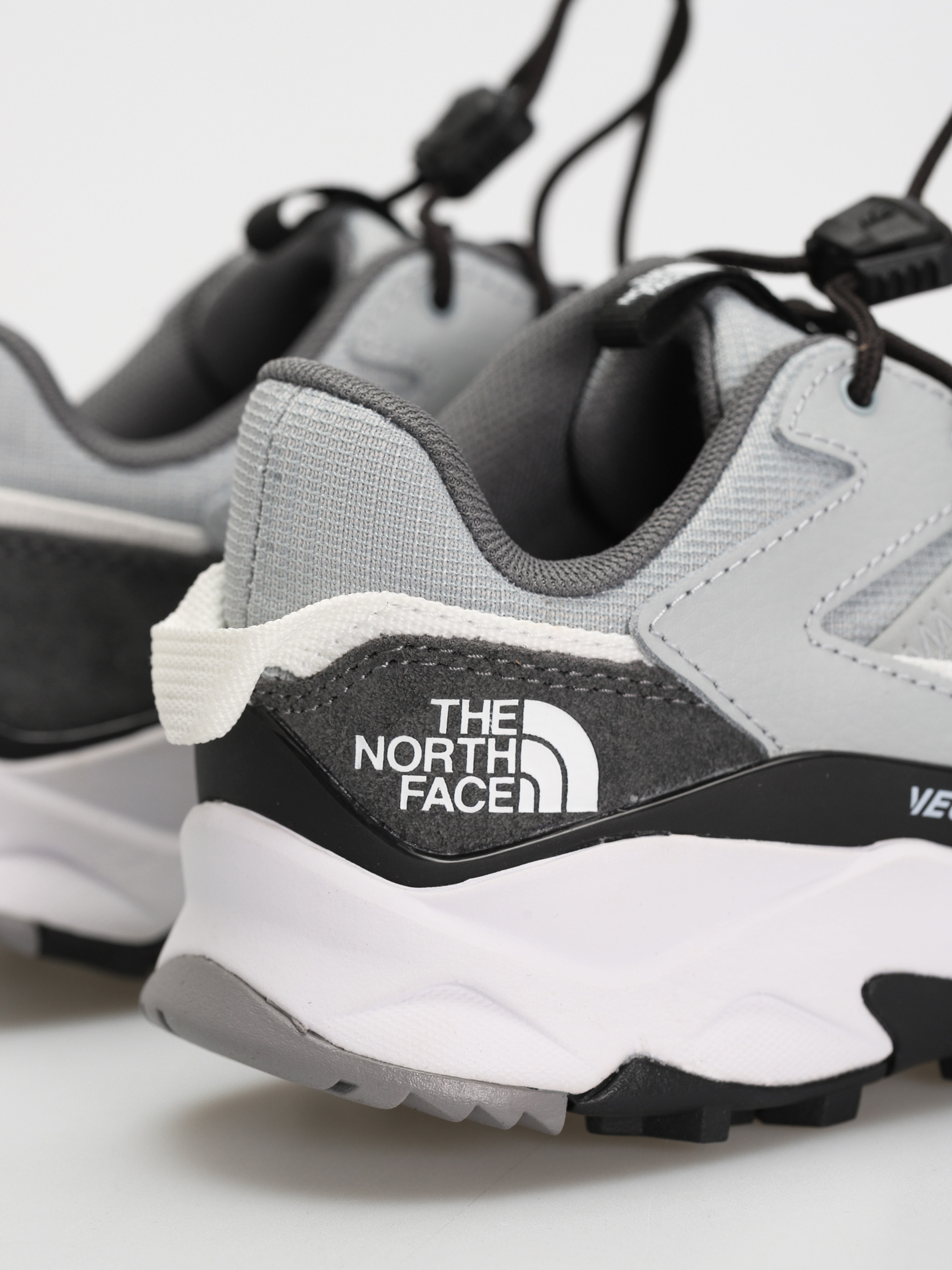 Topánky The North Face Vectiv Taraval Tech Wmn (high rise grey/smoked p)