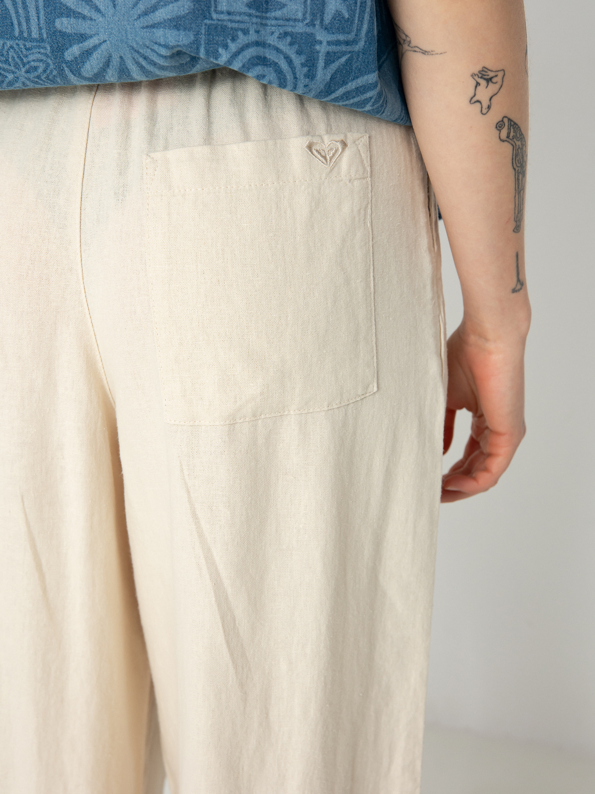 Nohavice Roxy Lekeitio Break Mid Pant Wmn (tapioca)