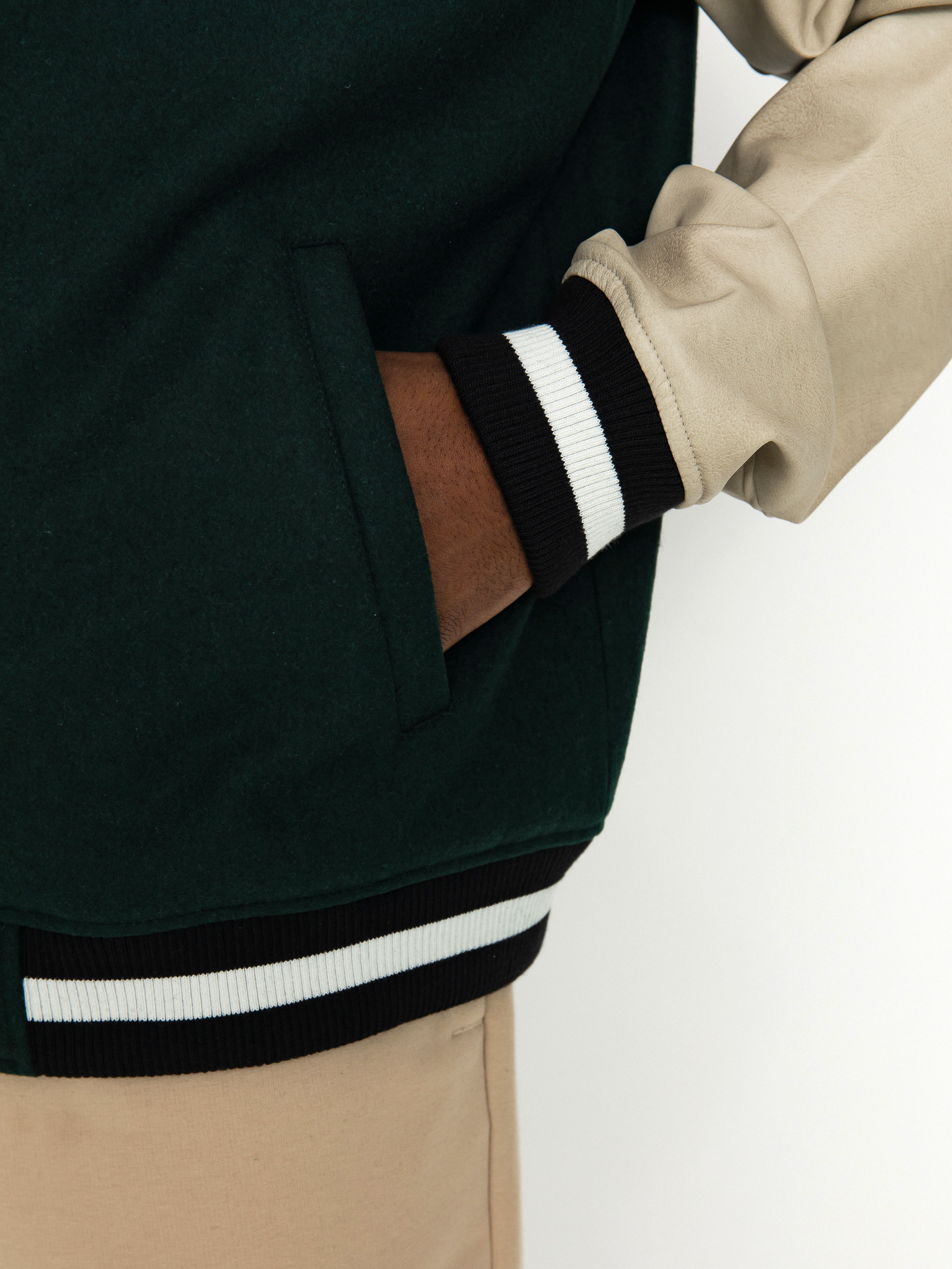 Bunda Prosto College (green)