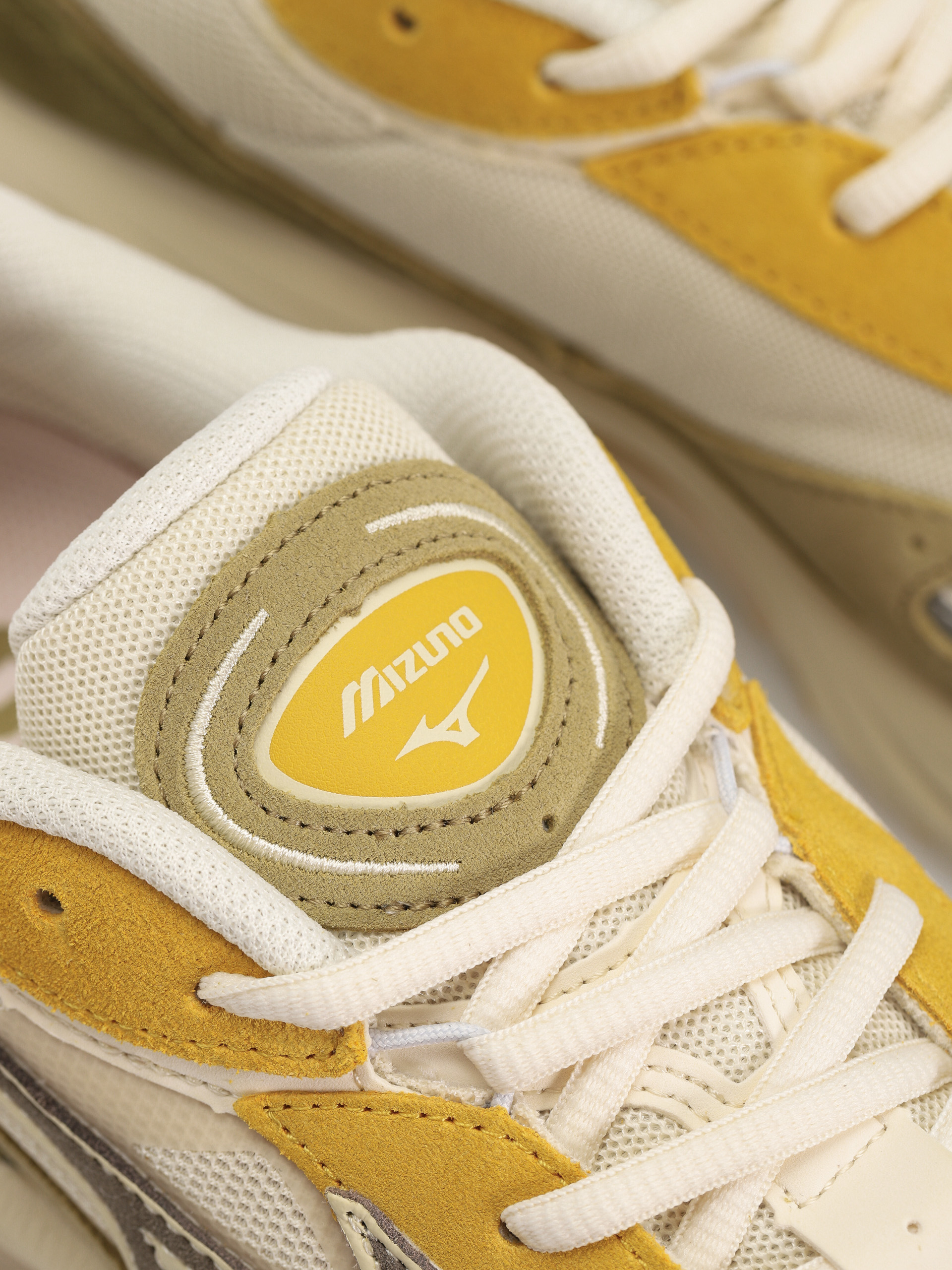 Topánky Mizuno Wave Rider Beta (cedar/major brown/cloud cream)