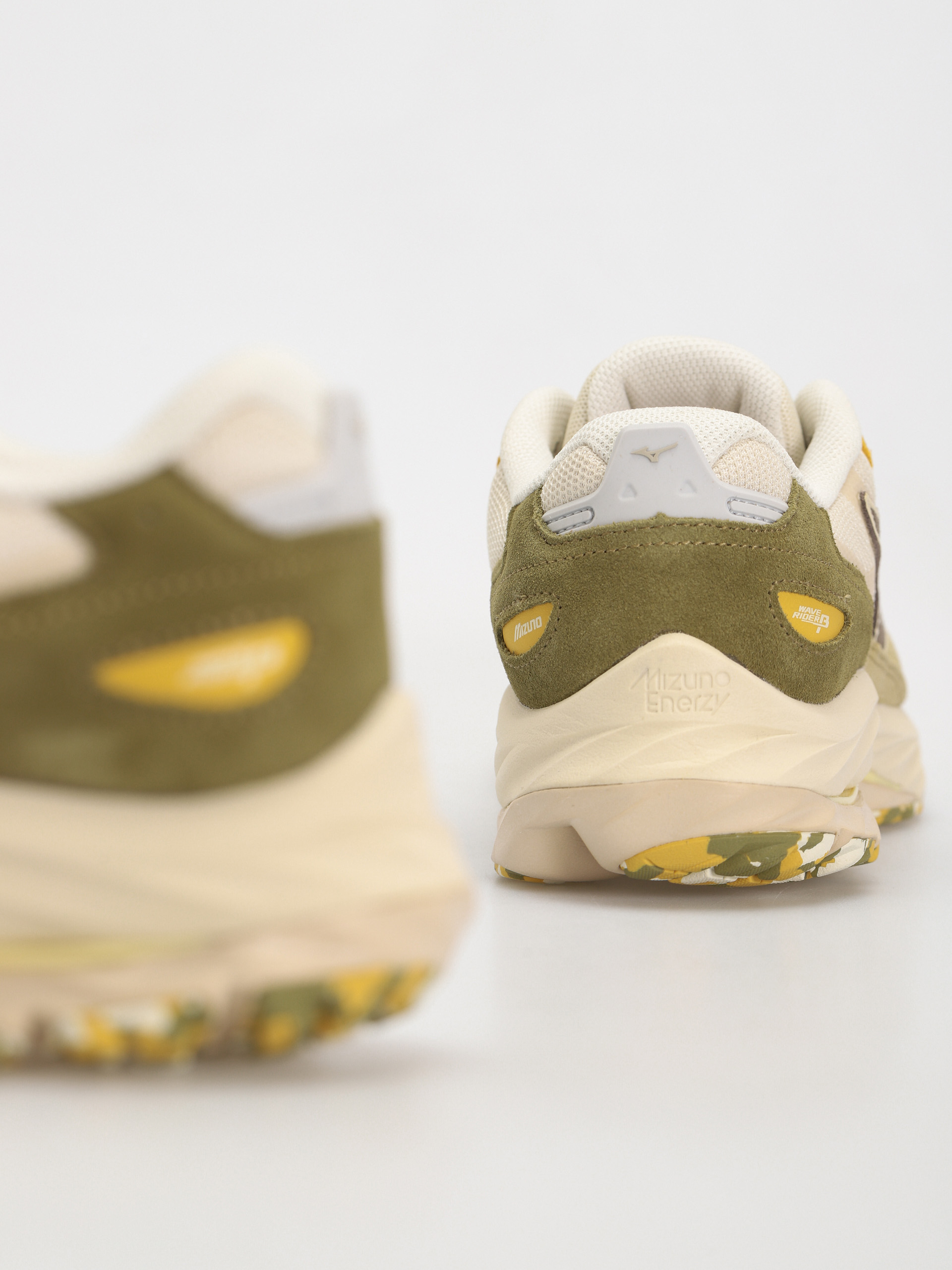 Topánky Mizuno Wave Rider Beta (cedar/major brown/cloud cream)