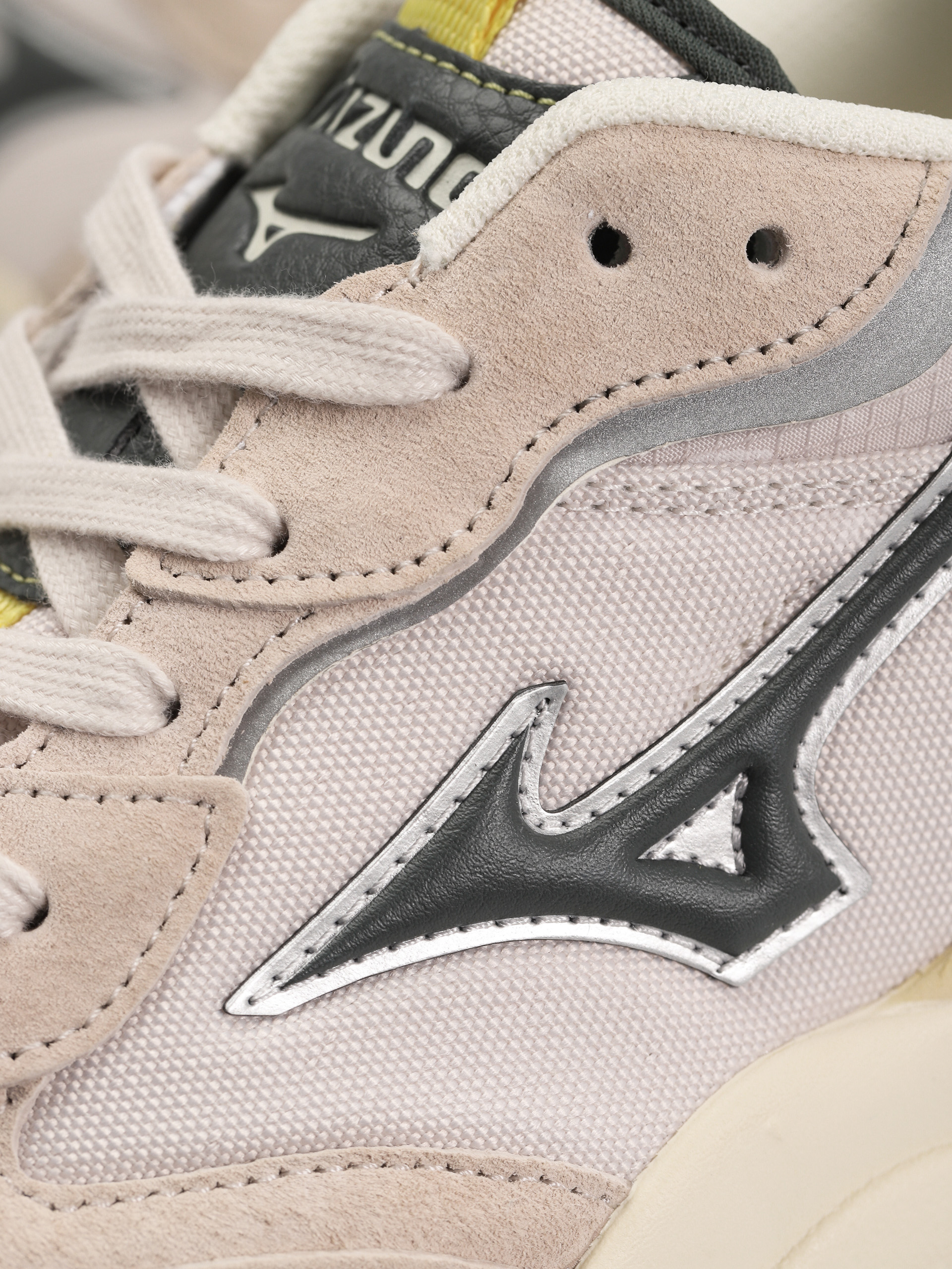 Topánky Mizuno Sky Medal Beta (silver cloud/urban chic/white sand)