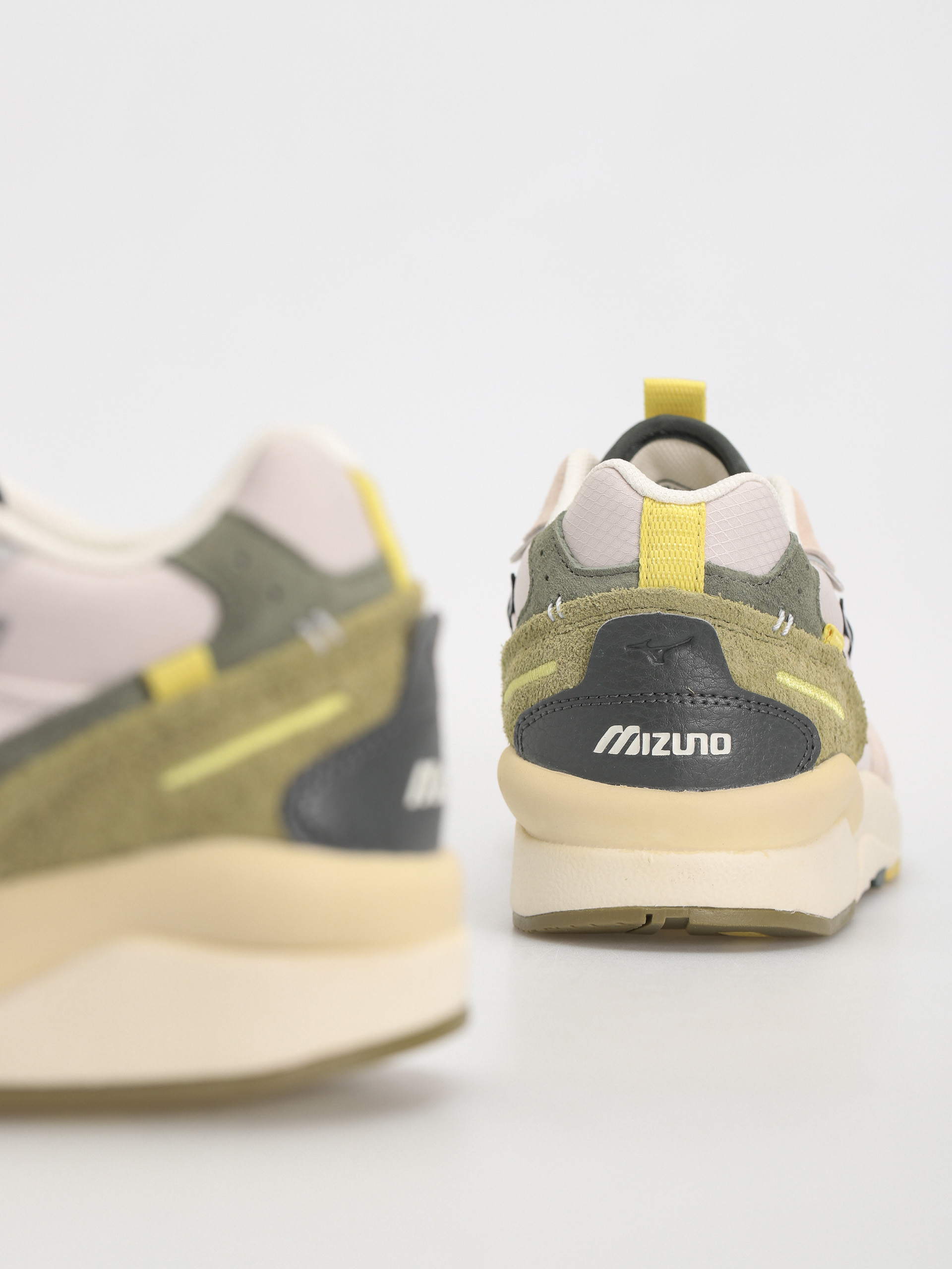 Topánky Mizuno Sky Medal Beta (silver cloud/urban chic/white sand)