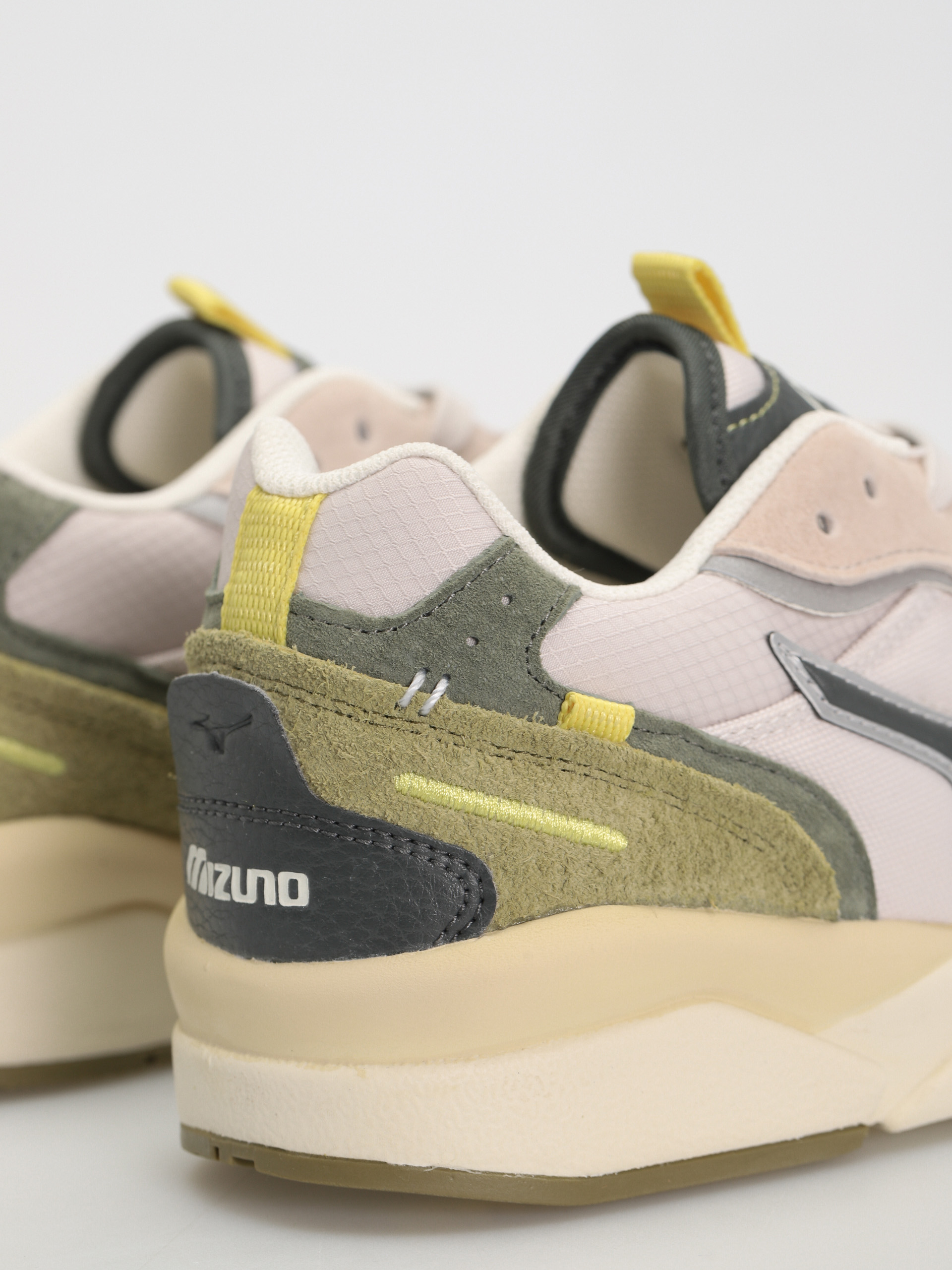 Topánky Mizuno Sky Medal Beta (silver cloud/urban chic/white sand)