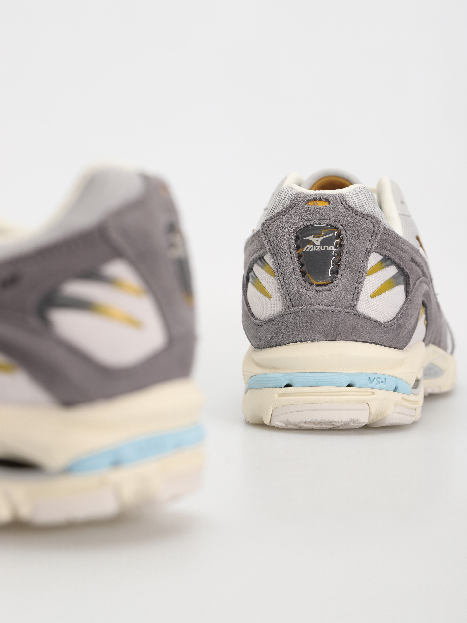 Topánky Mizuno Wave Rider 10 (nimbus cloud/black oyster/quiet shade)