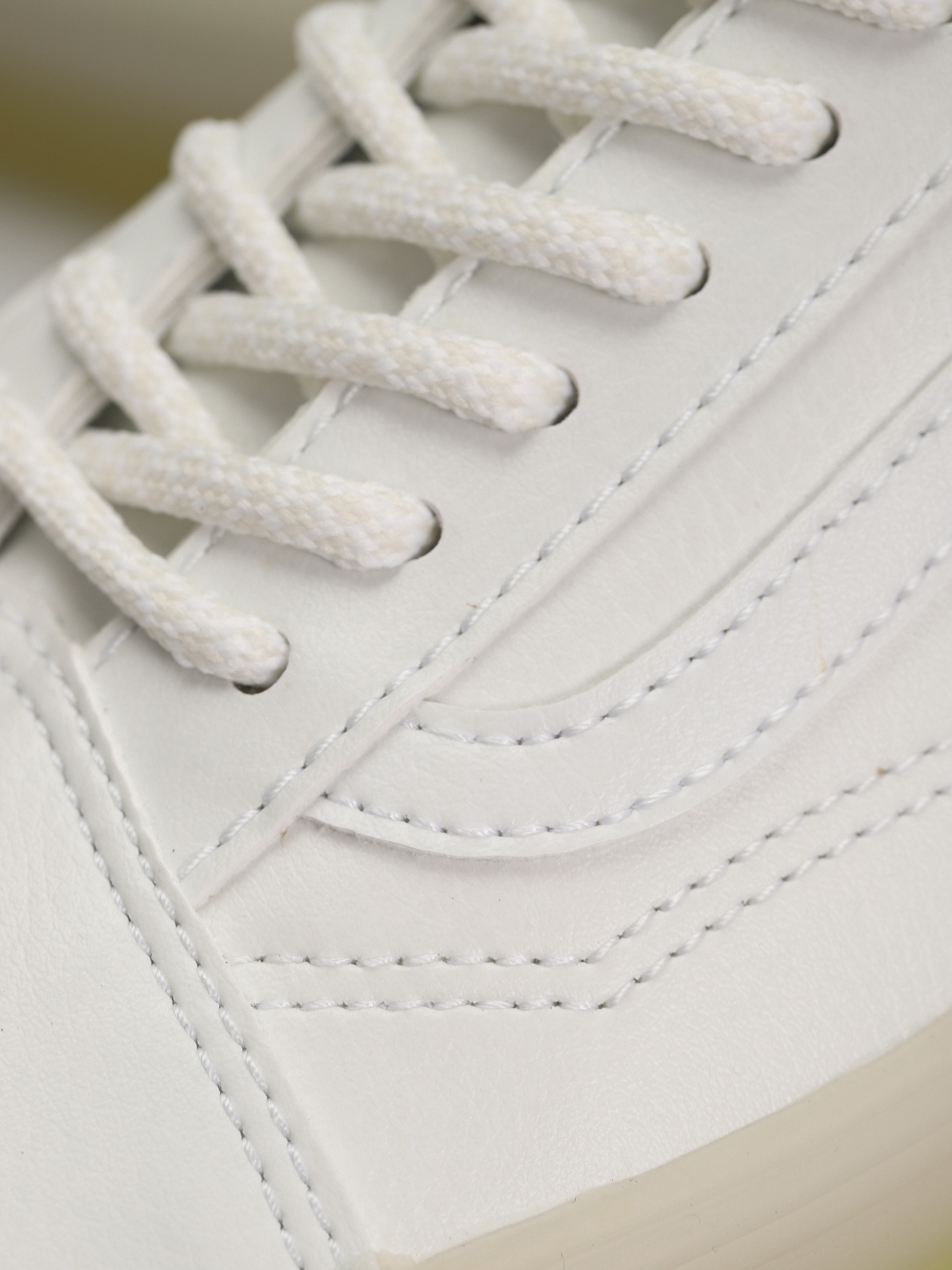 Topánky Vans Old Skool (glow to the flo' white)