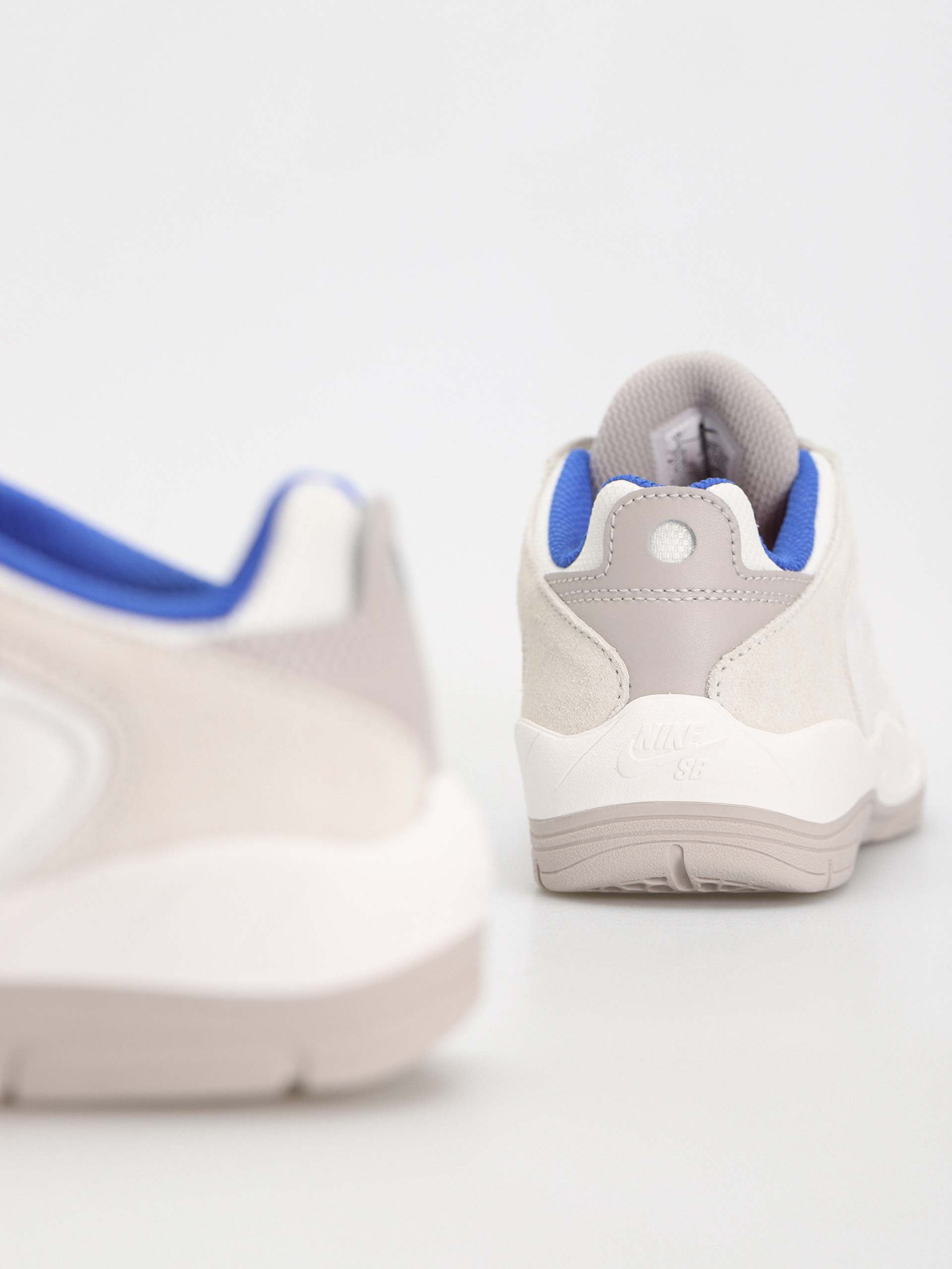 Topánky Nike SB Vertebrae (summit white/cosmic clay platinum tint)