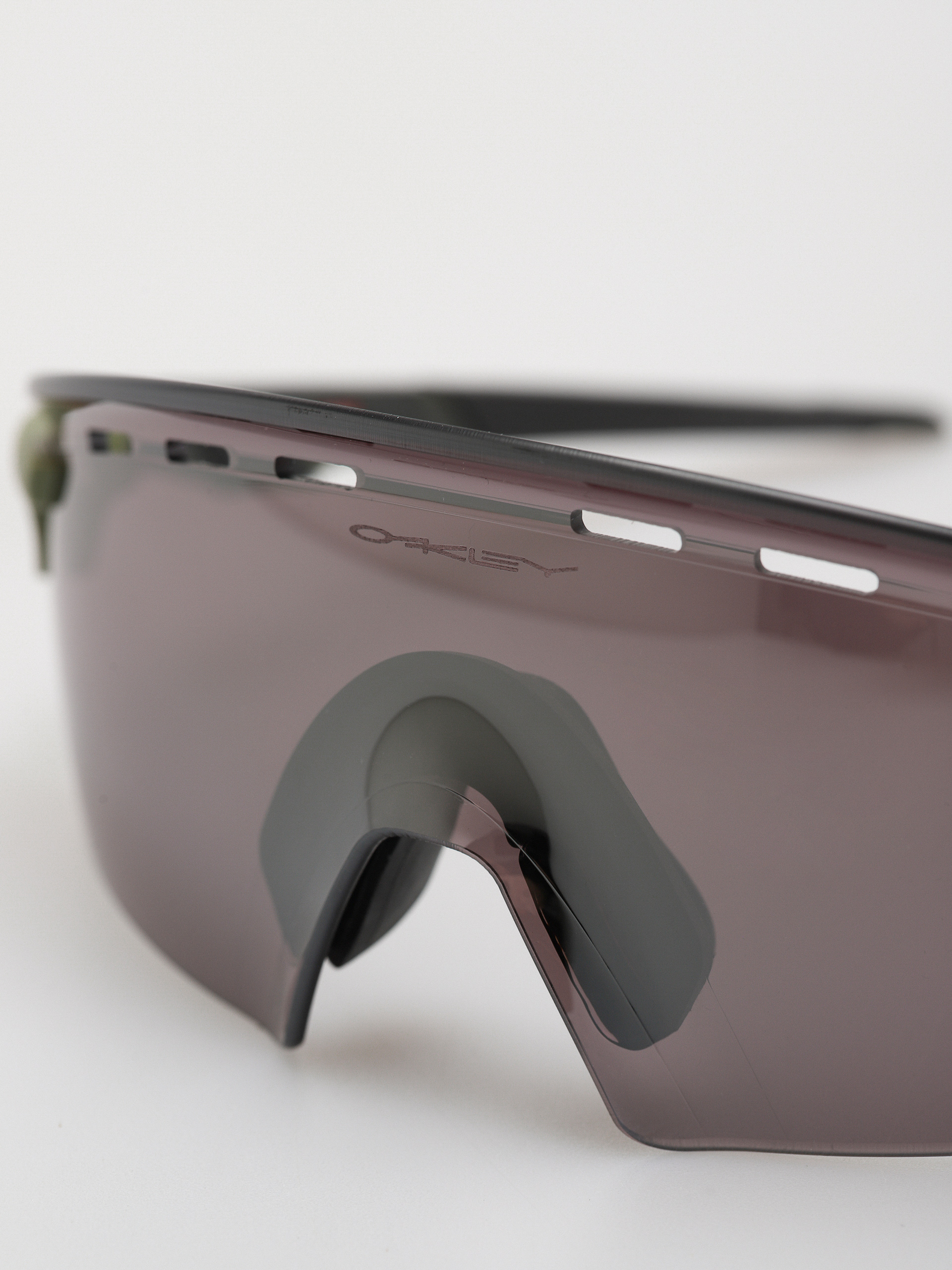 Slnečné okuliare Oakley Encoder Strike V (frnswrl w / prizmrdblk)