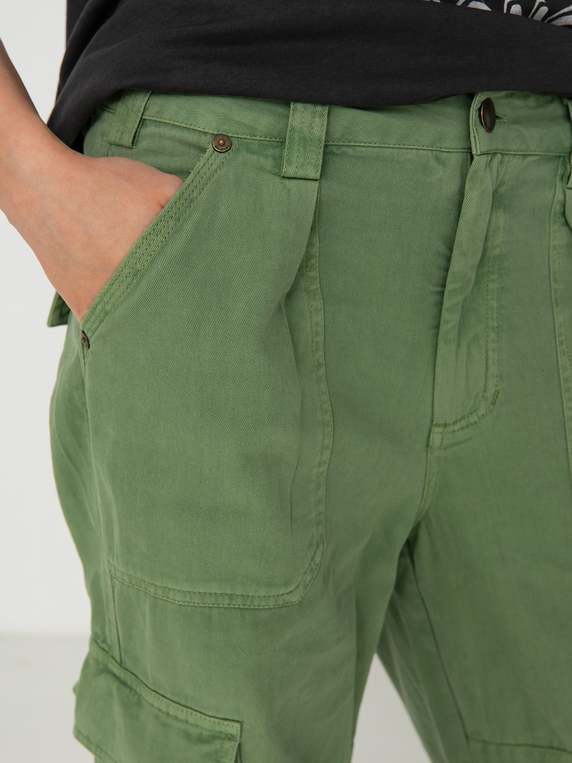 Nohavice Billabong Walk Along Wmn (cloud forest)