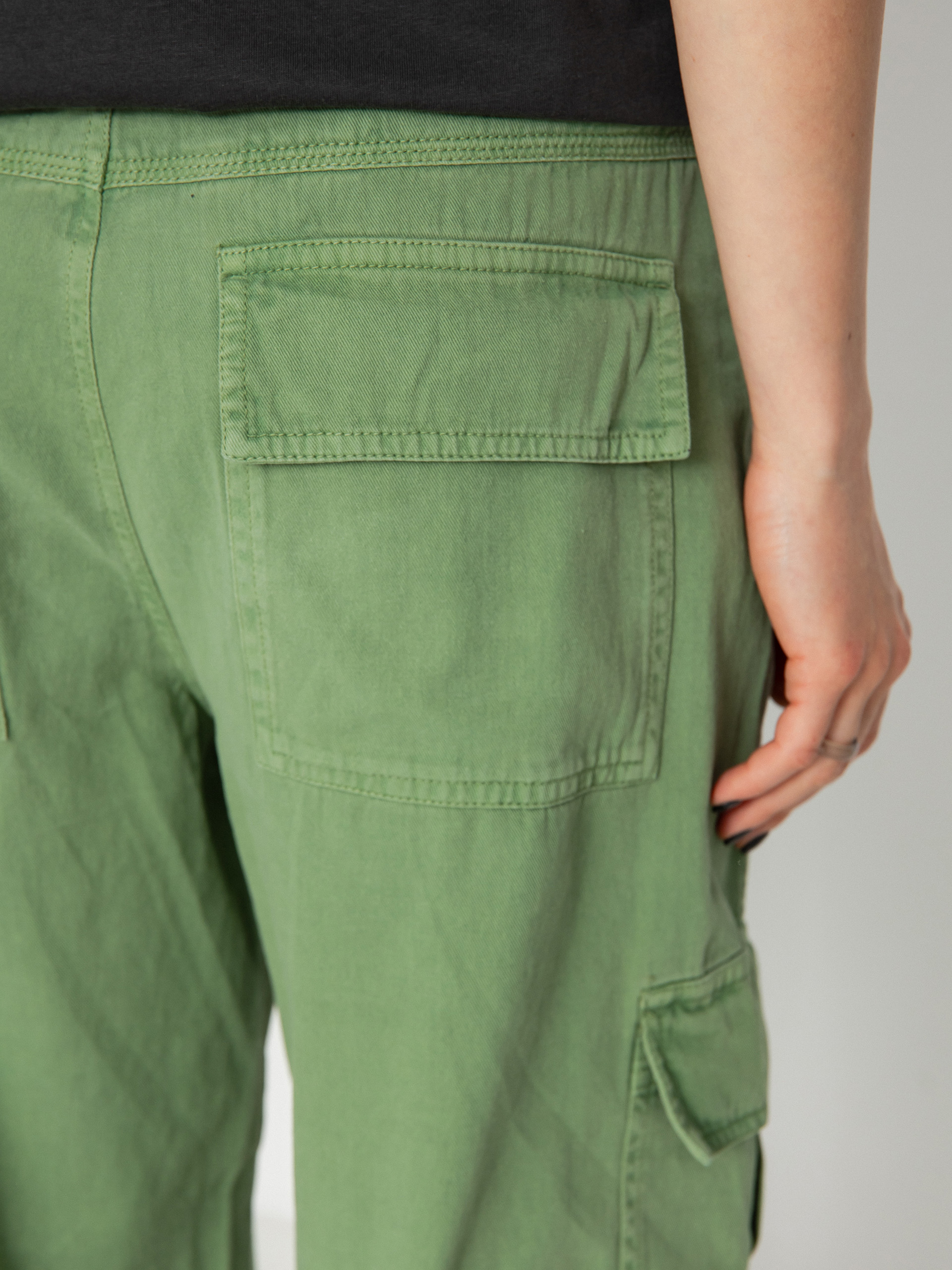 Nohavice Billabong Walk Along Wmn (cloud forest)