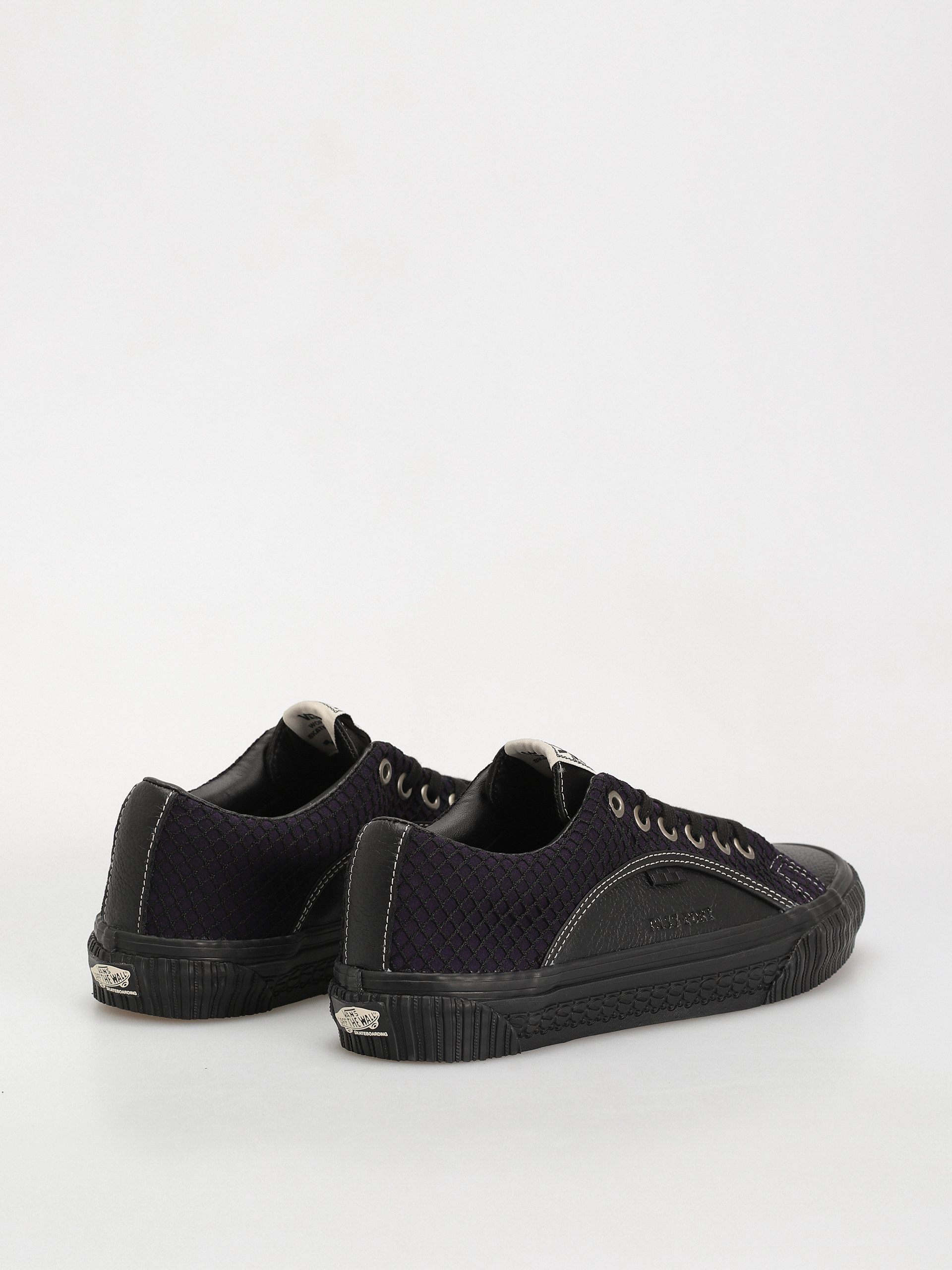 Topánky Vans X Pass Port Skate Lampin (pass-port black/purple)