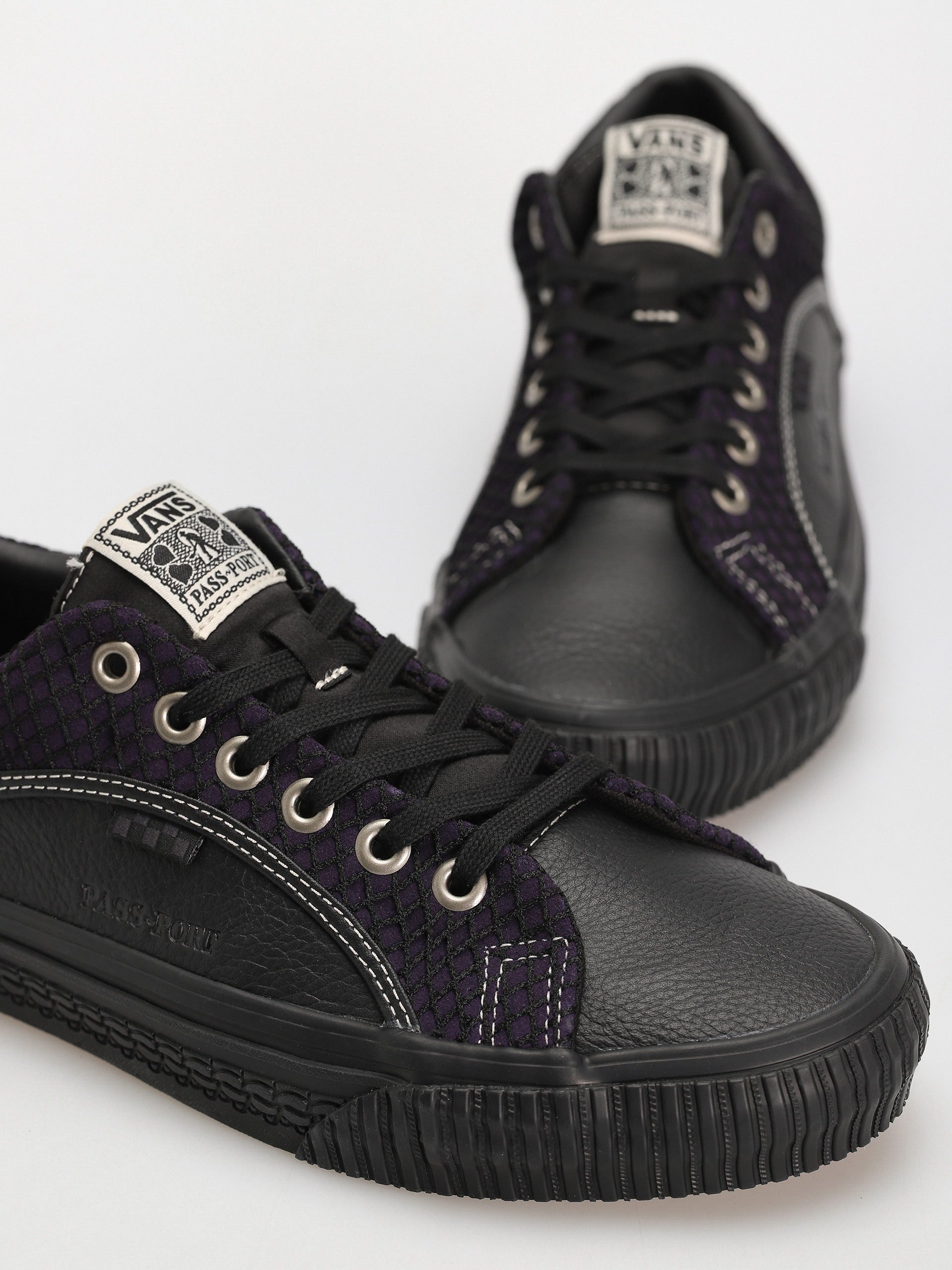 Topánky Vans X Pass Port Skate Lampin (pass-port black/purple)