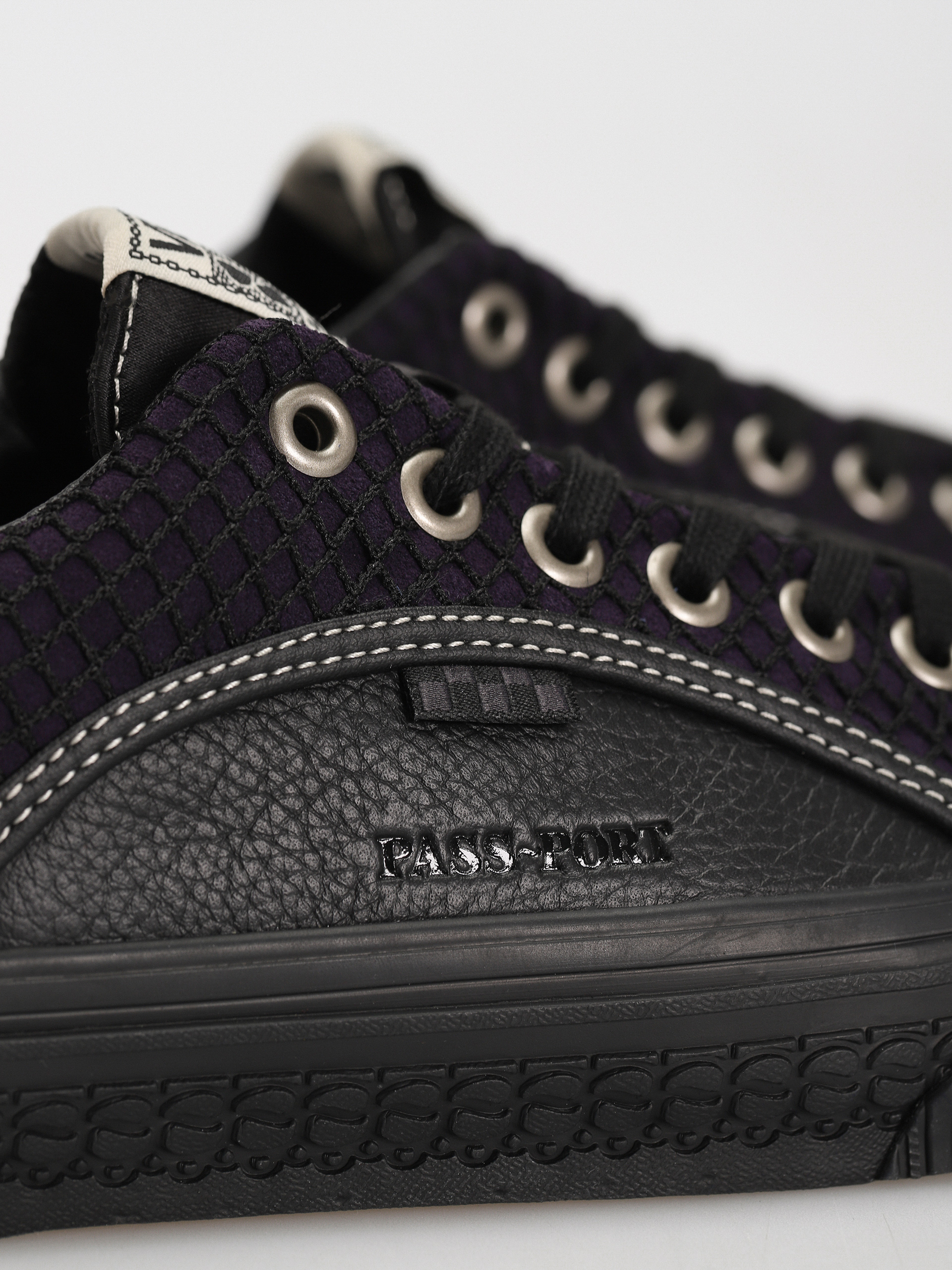 Topánky Vans X Pass Port Skate Lampin (pass-port black/purple)