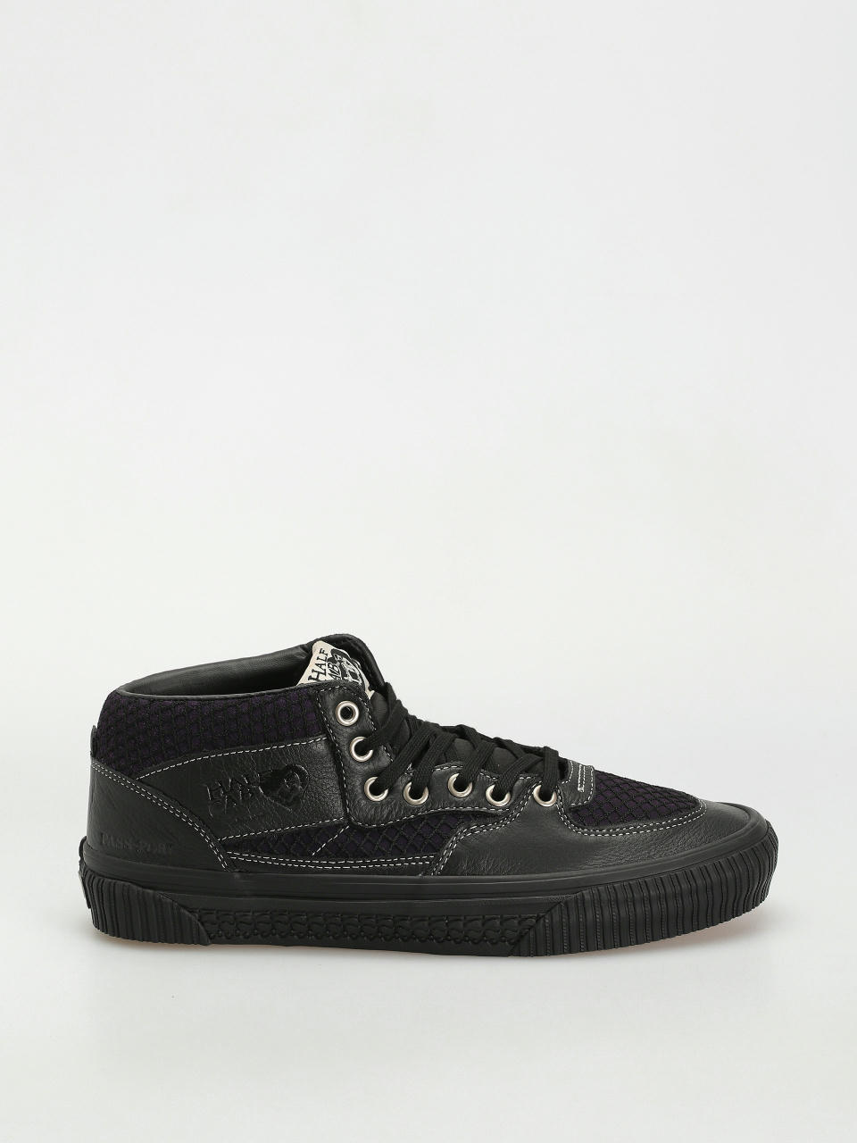 Topánky Vans X Pass Port Skate Half Cab (pass-port black/purple)