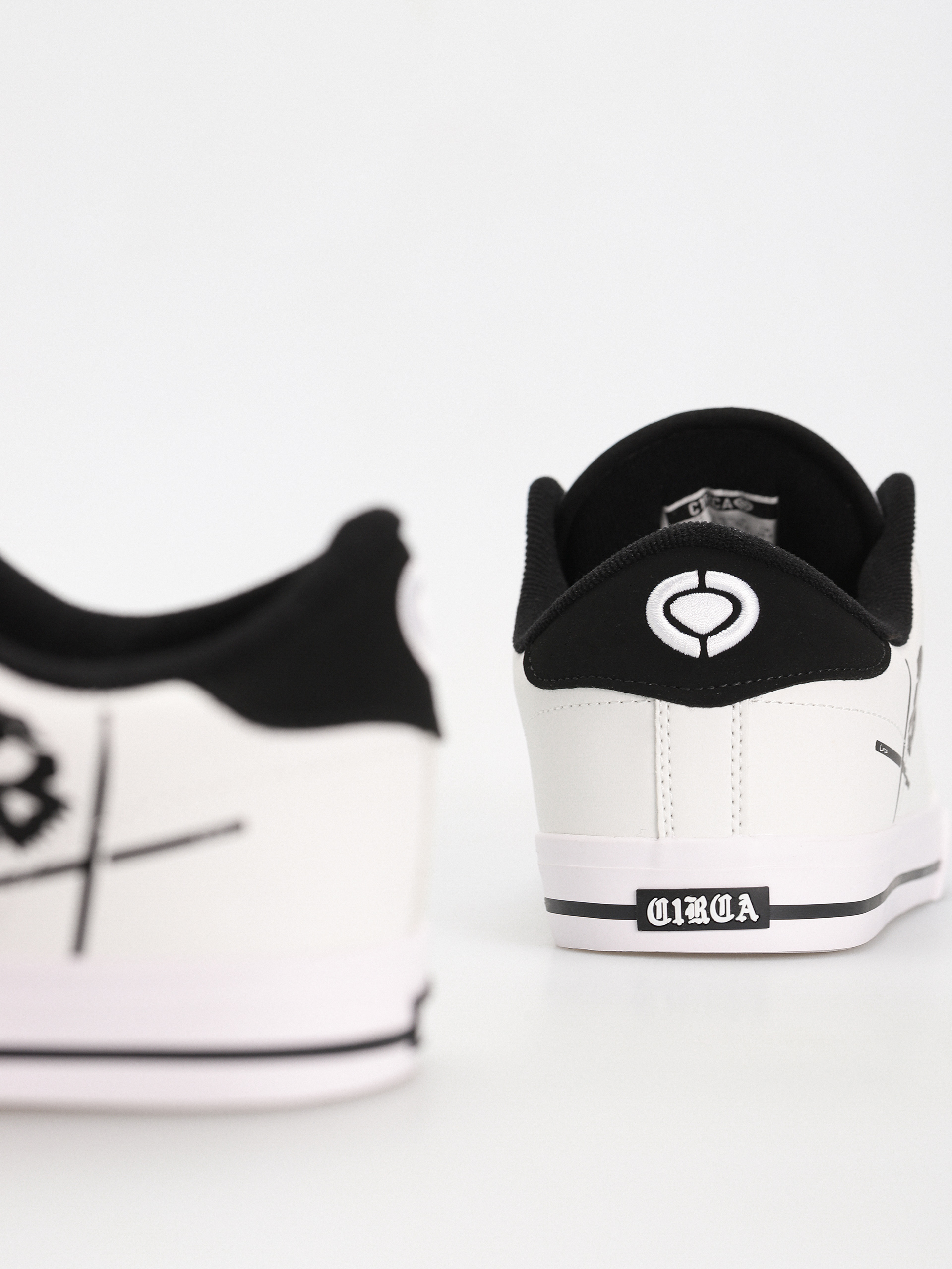 Topánky Circa Buckler Sk (white/black/pu leather/canvas)