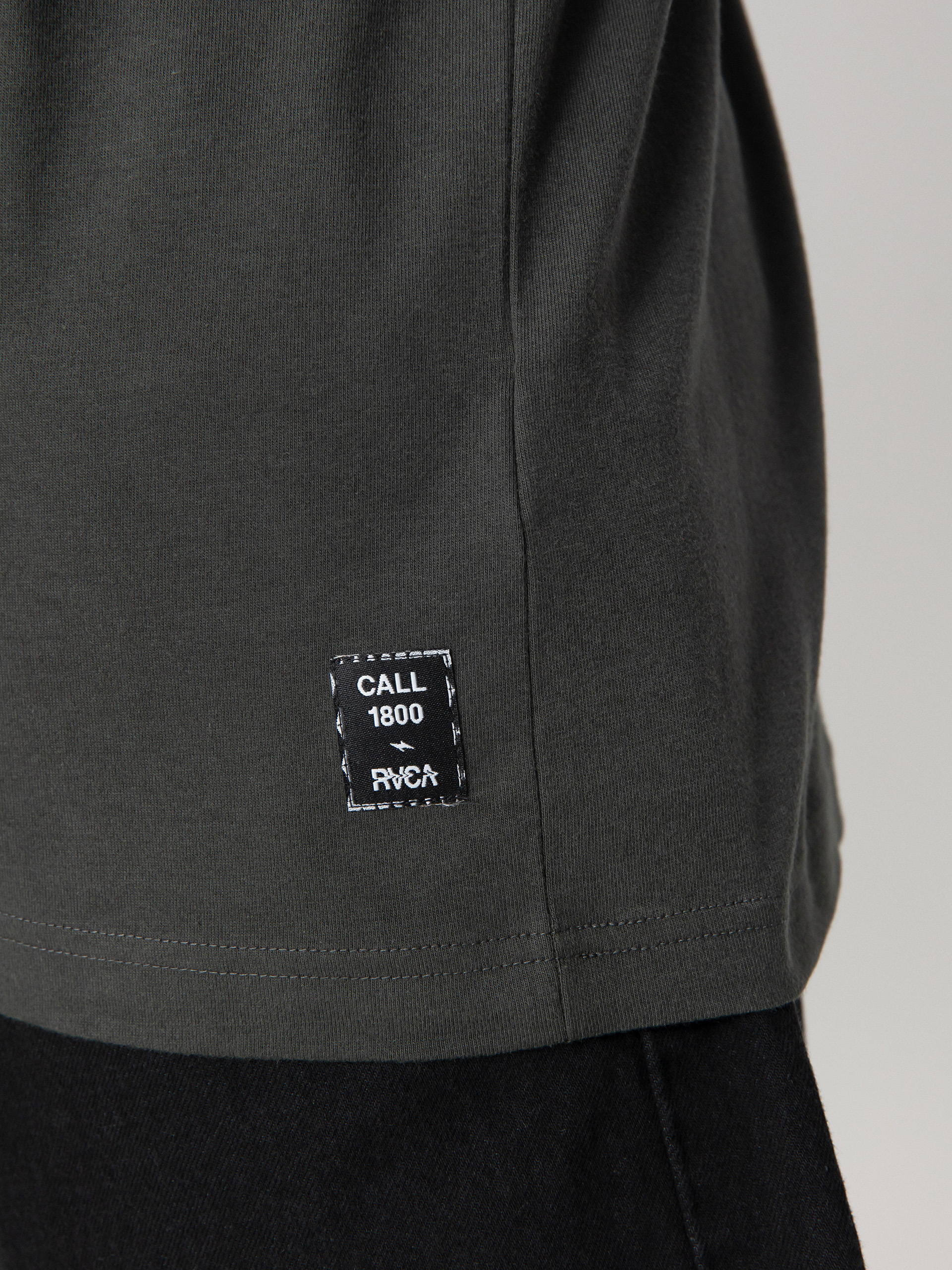 Tričko RVCA Call Rvca (pirate black)