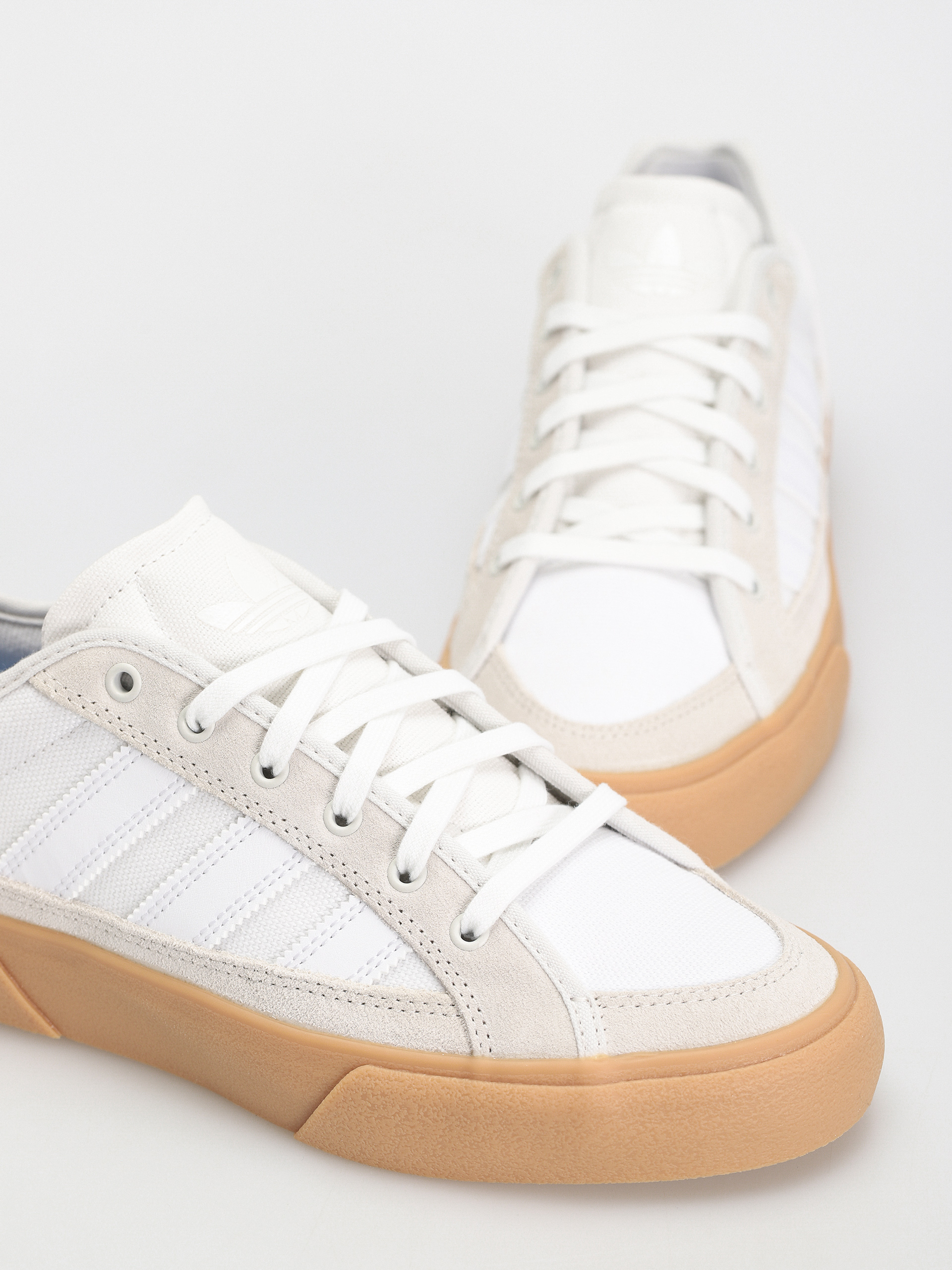 Topánky adidas Court TNS Premiere (crywht/ftwwht/gum3)