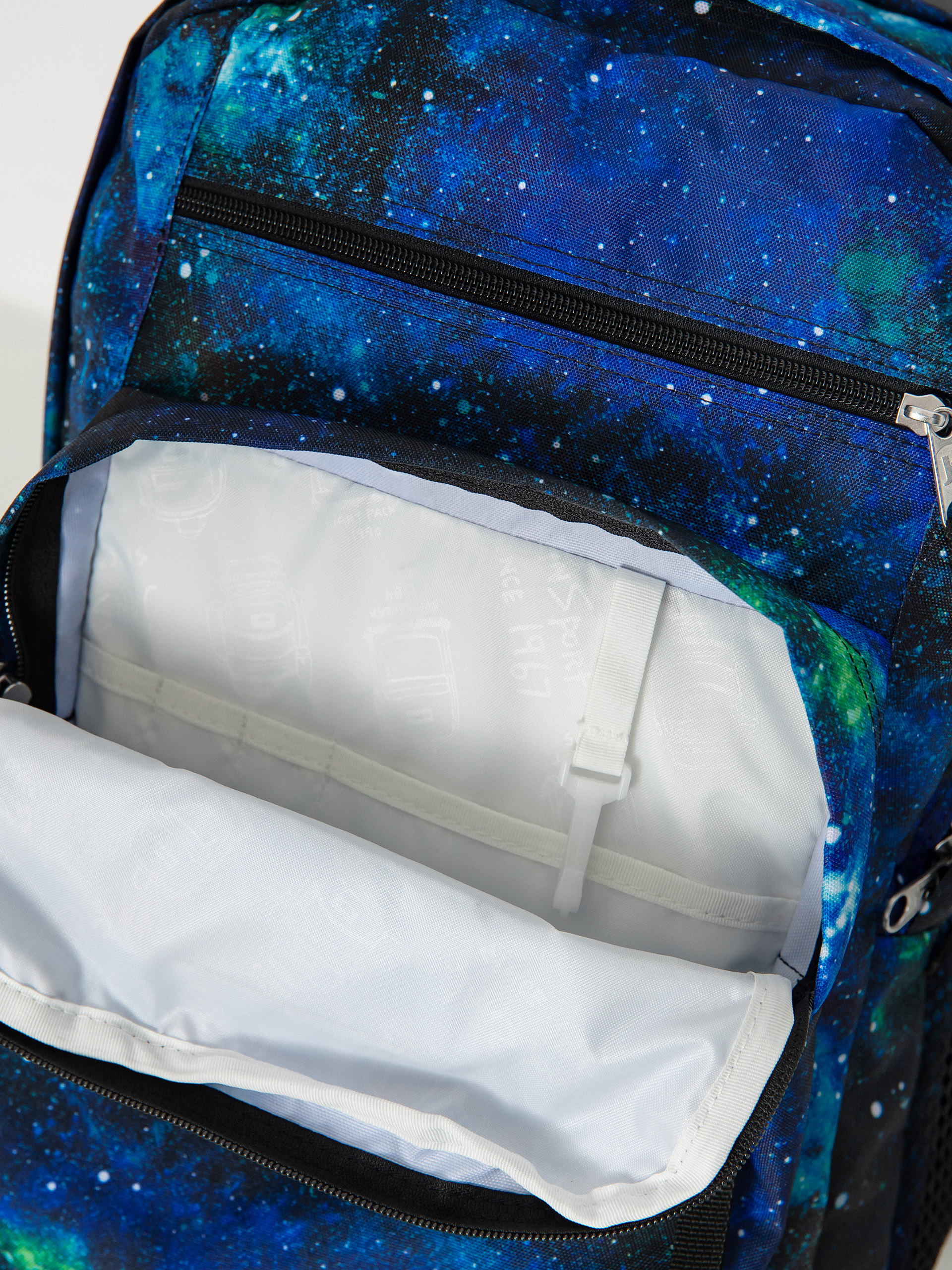 Batoh JanSport Big Student (cyberspace galaxy)