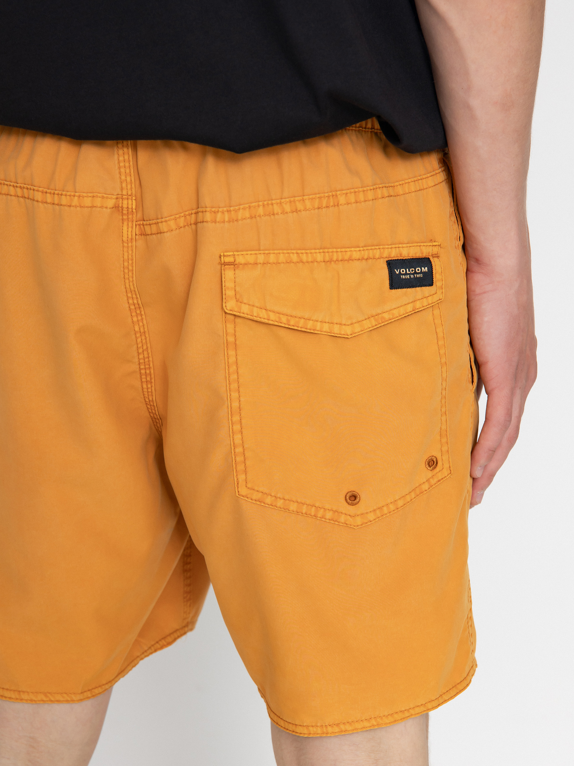 Kraťasy Volcom Center 17 (ginger brown)