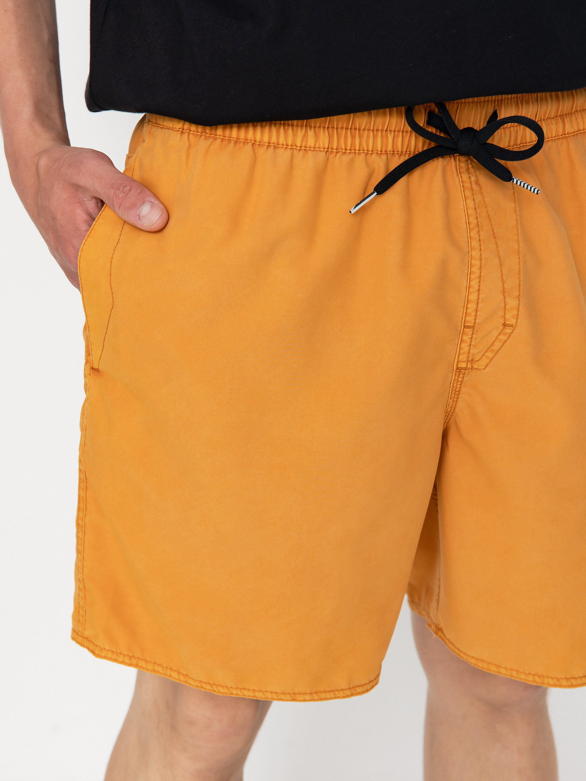 Kraťasy Volcom Center 17 (ginger brown)