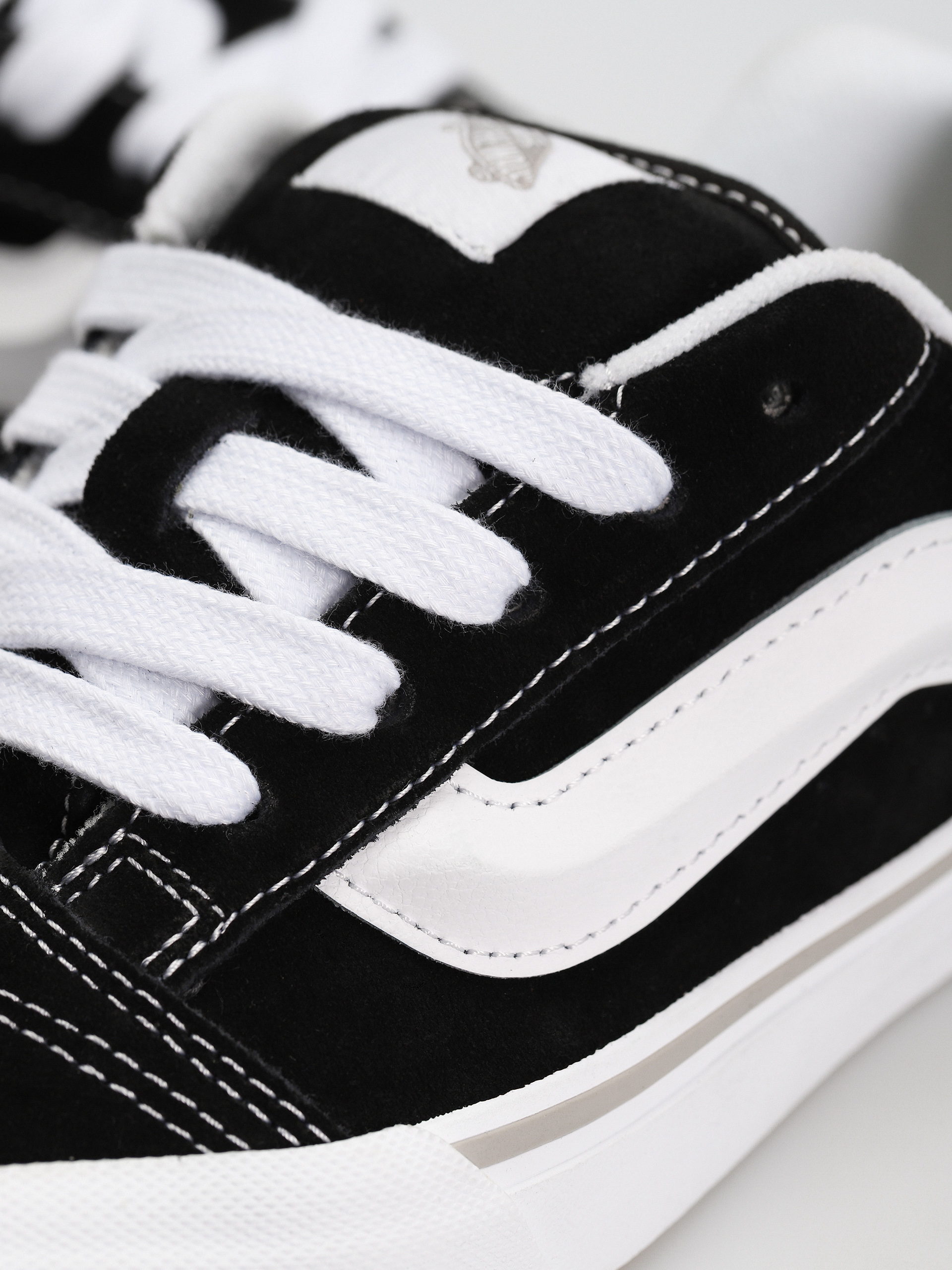 Detské topánky Vans Knu Skool JR (black/white)