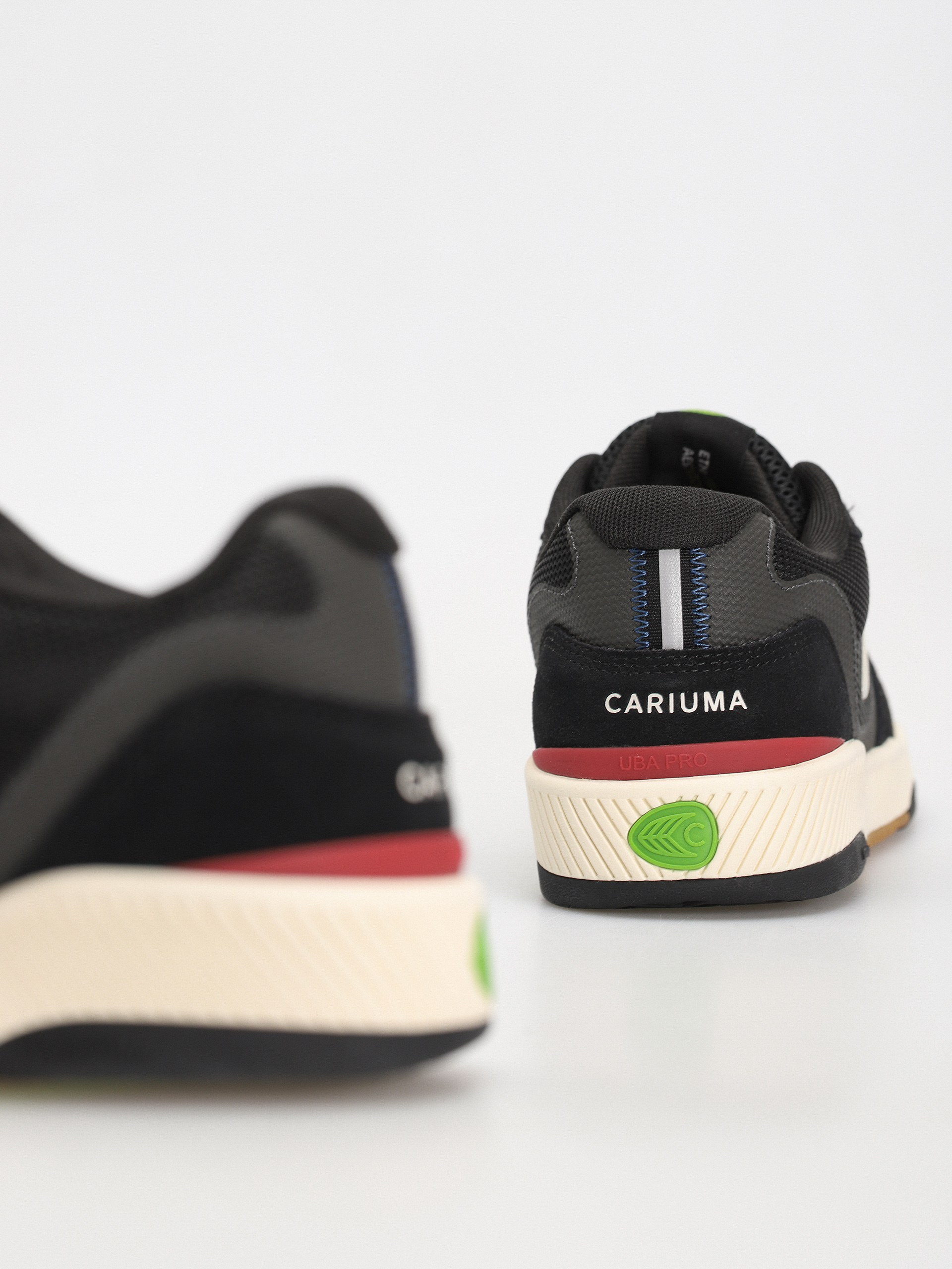 Topánky Cariuma UBA PRO (black/red & ivory)