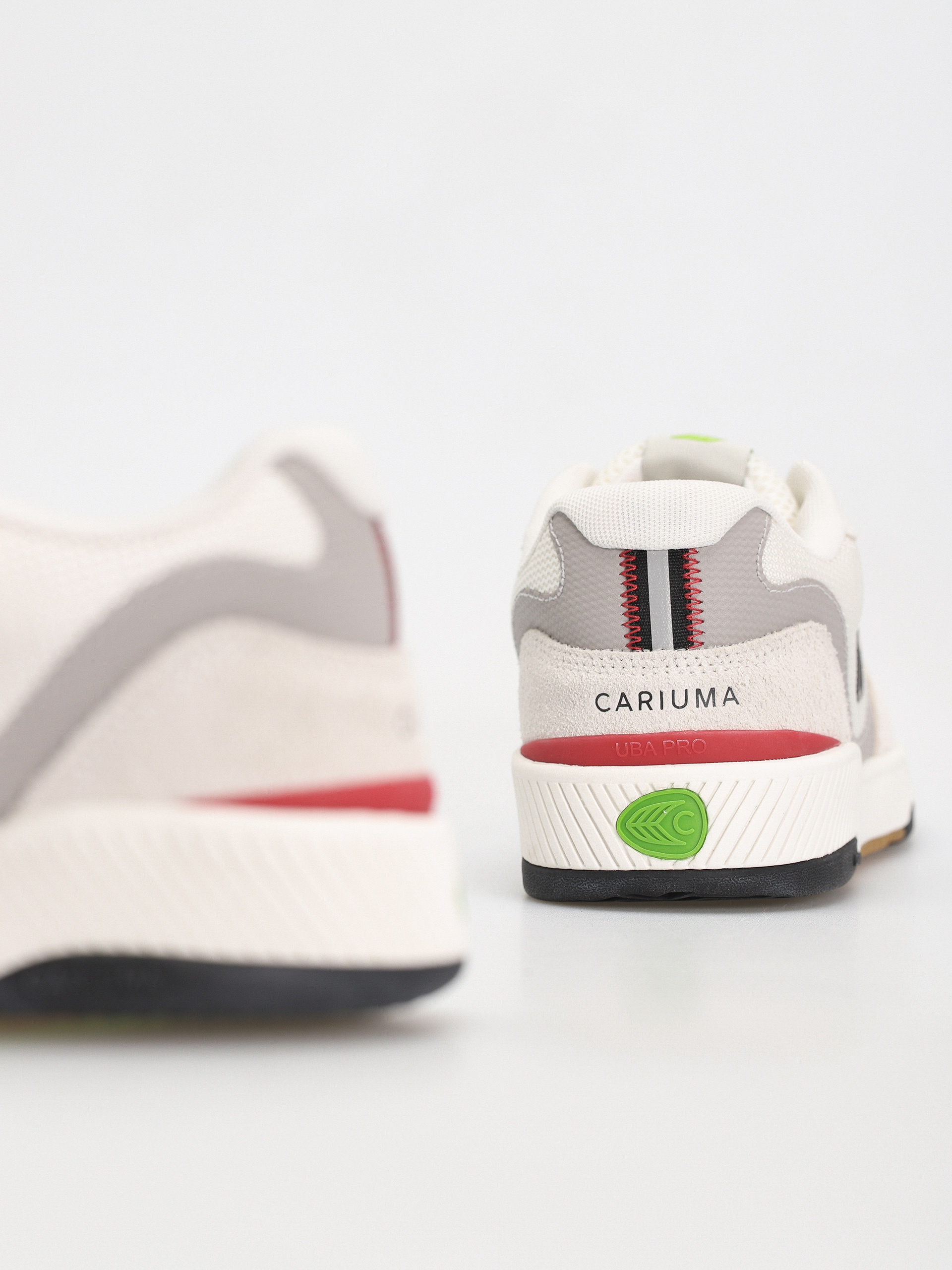 Topánky Cariuma UBA PRO (smoke white/red & black)