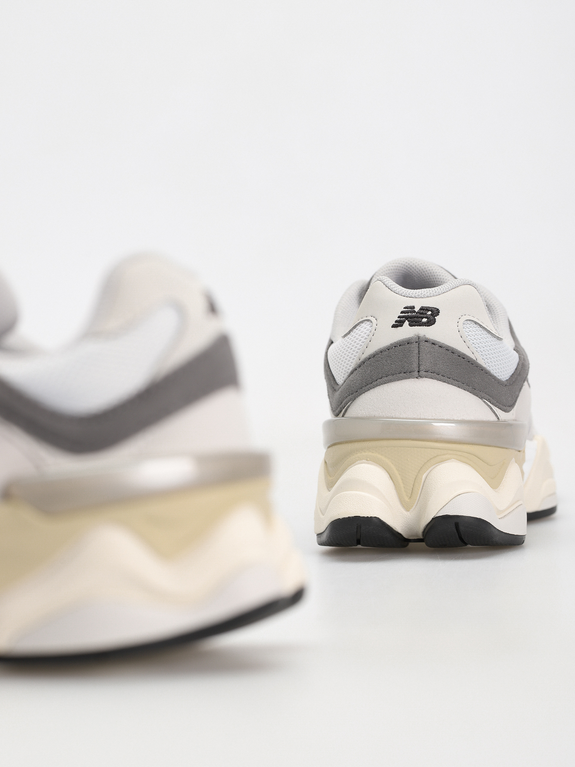 Topánky New Balance 9060 JR (raincloud)